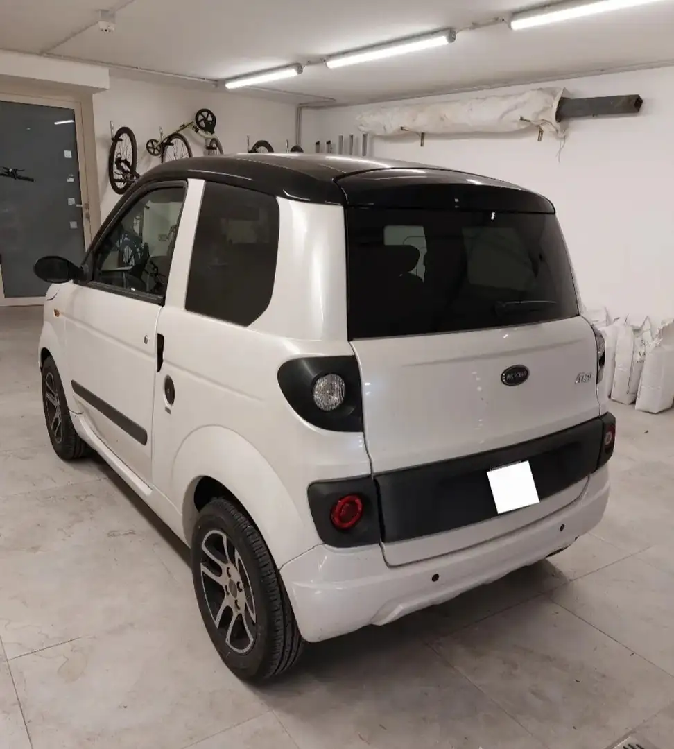 Microcar M8 - 2