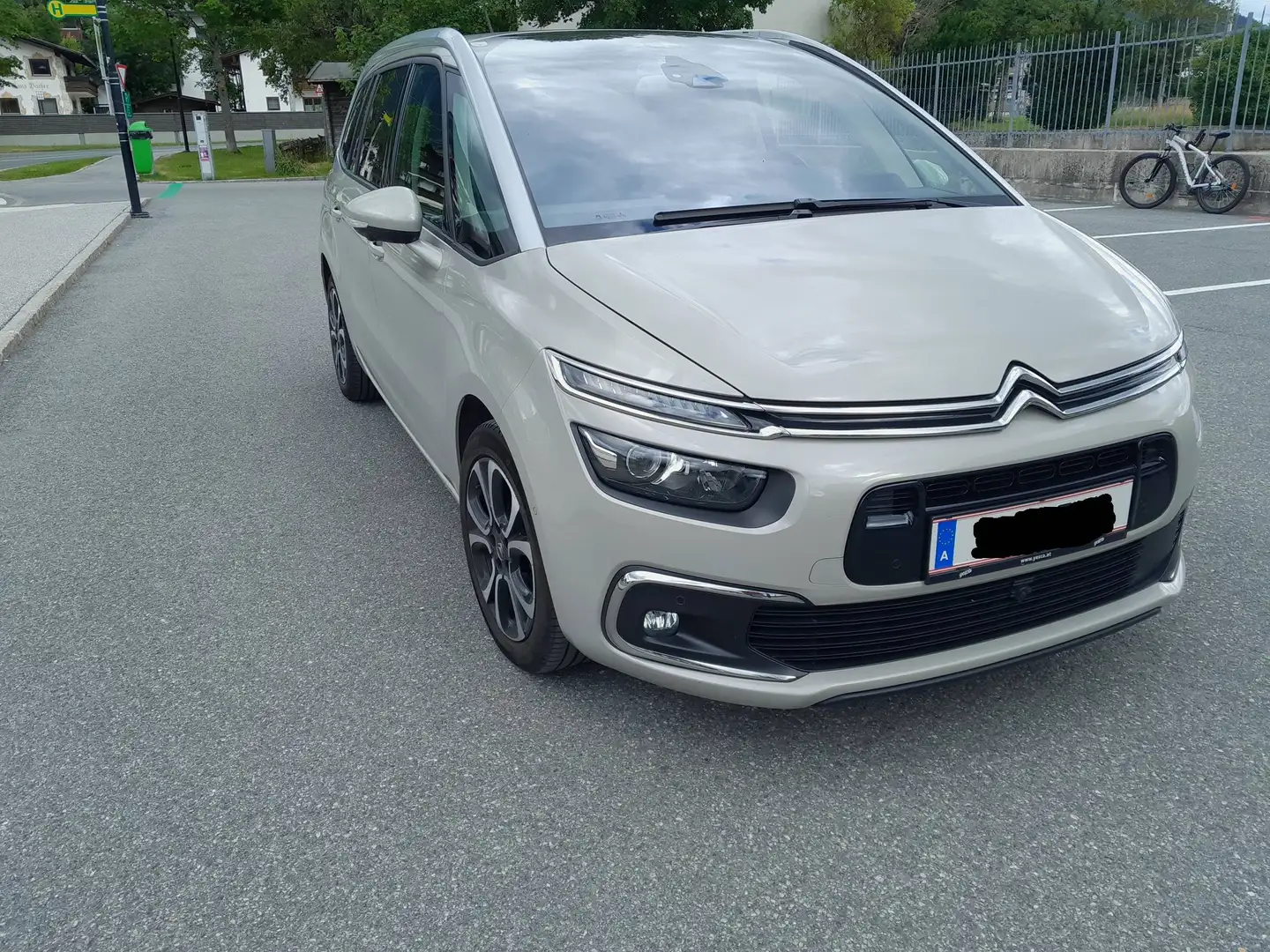 Citroen C4 SpaceTourer BlueHDi 130 S EAT8 Shine Beige - 1