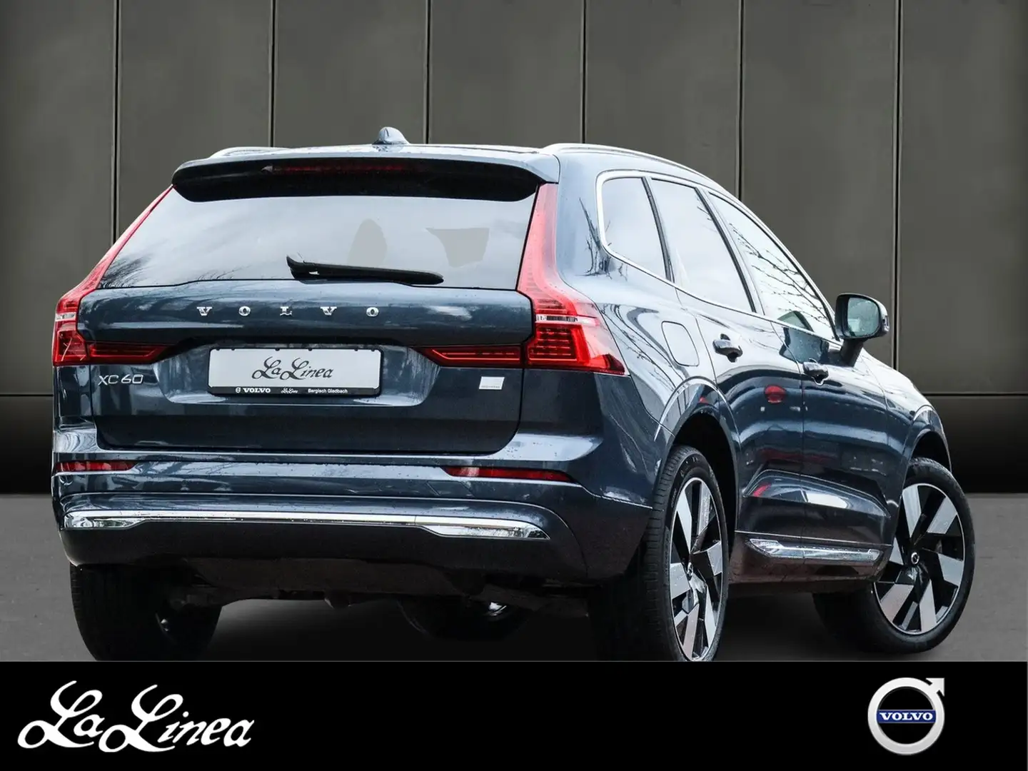 Volvo XC60 T6 Core Recharge Plug-In Hybrid AWD Blau - 2