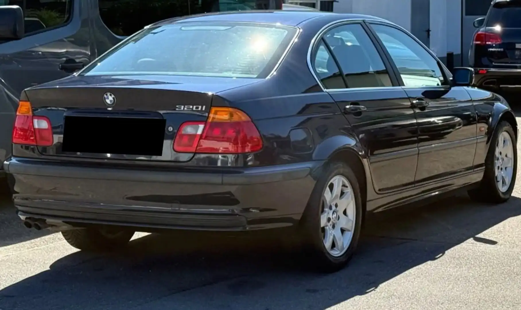 BMW 320 320i Niebieski - 1