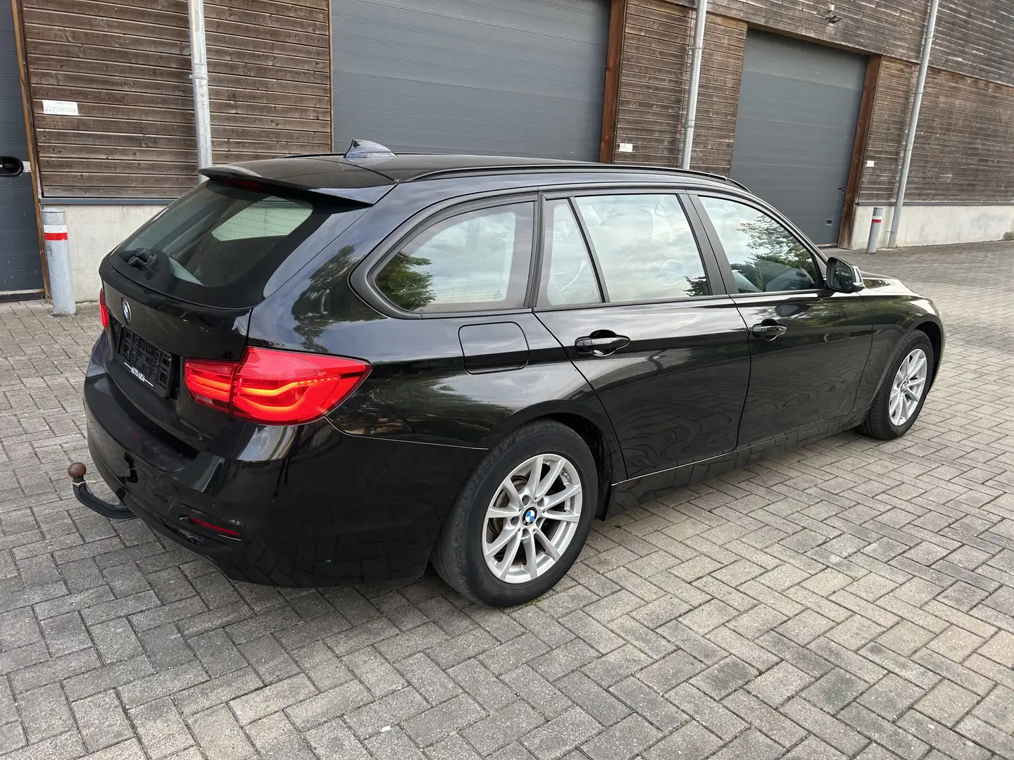 BMW 318 i Business Edition - 2
