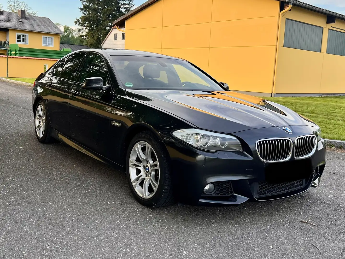BMW 525 M-Paket ab Werk - Shadow Line Limousine Noir - 1