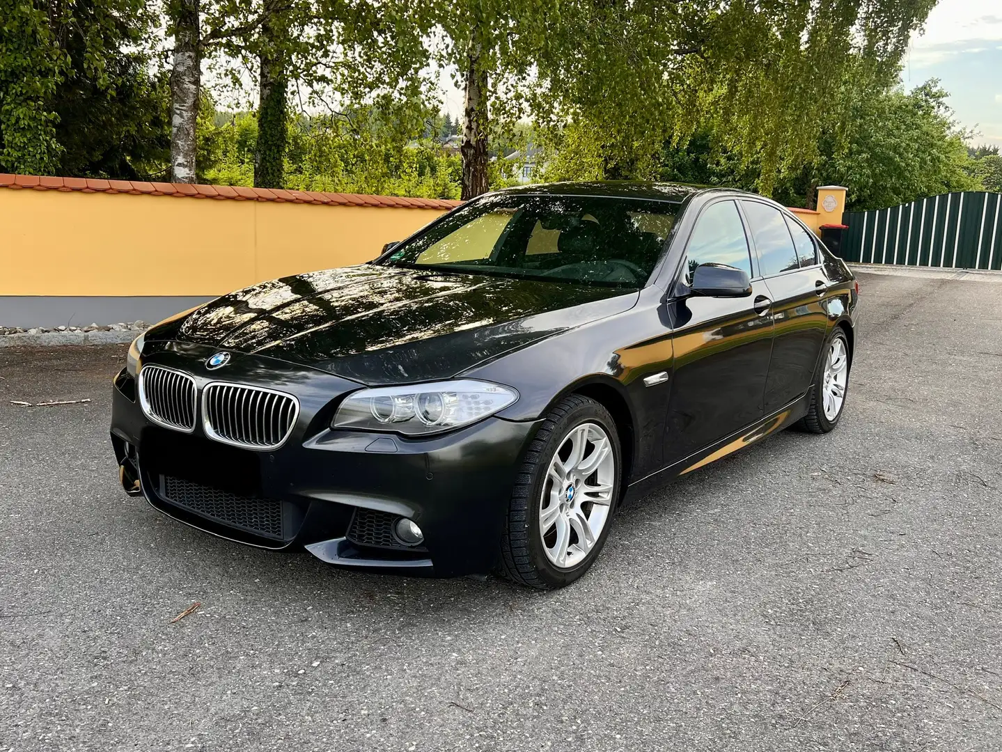 BMW 525 M-Paket ab Werk - Shadow Line Limousine Noir - 2