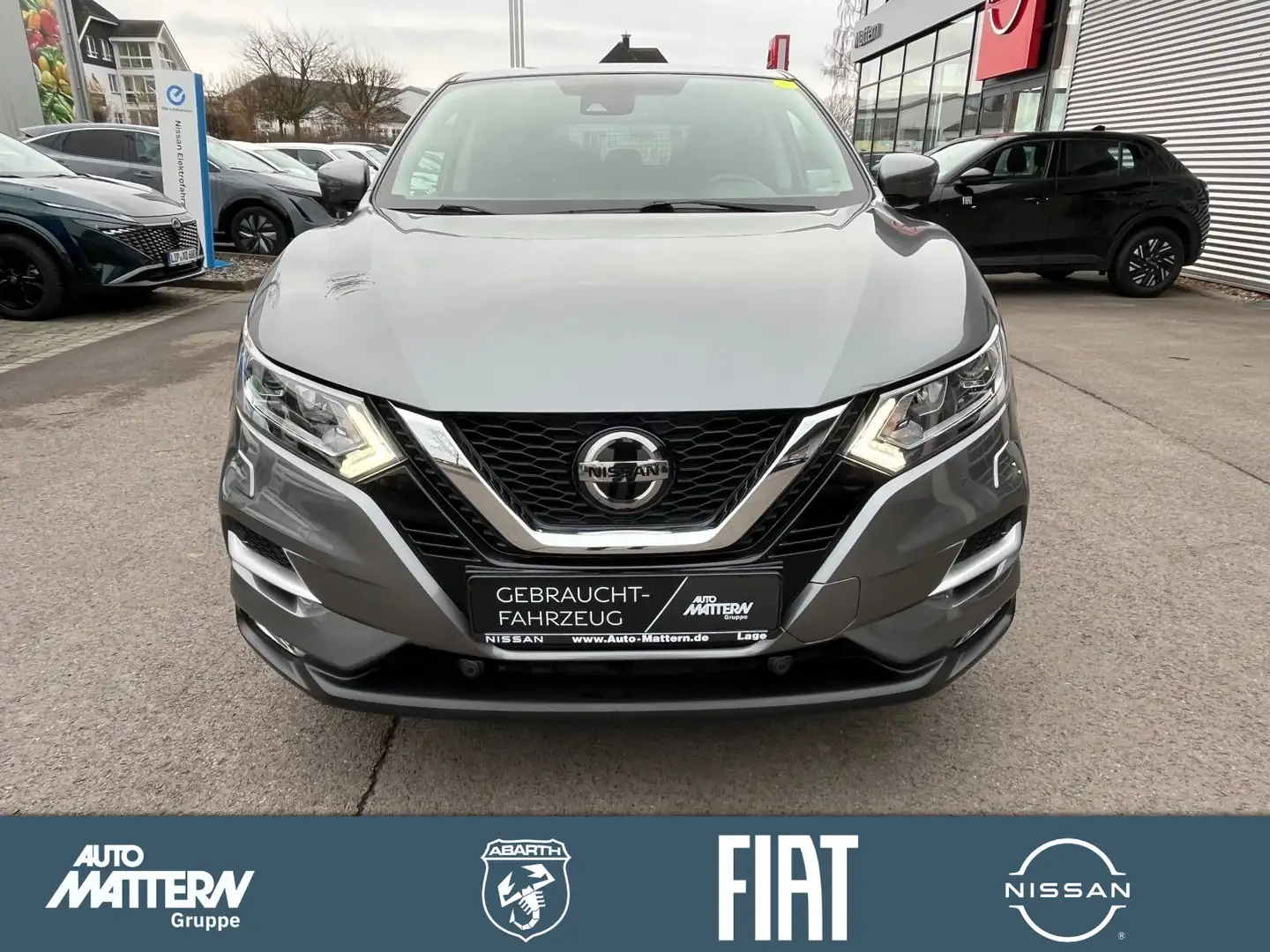 Nissan Qashqai 1.3 DIG-T 103 kW N-Connecta Grijs - 2