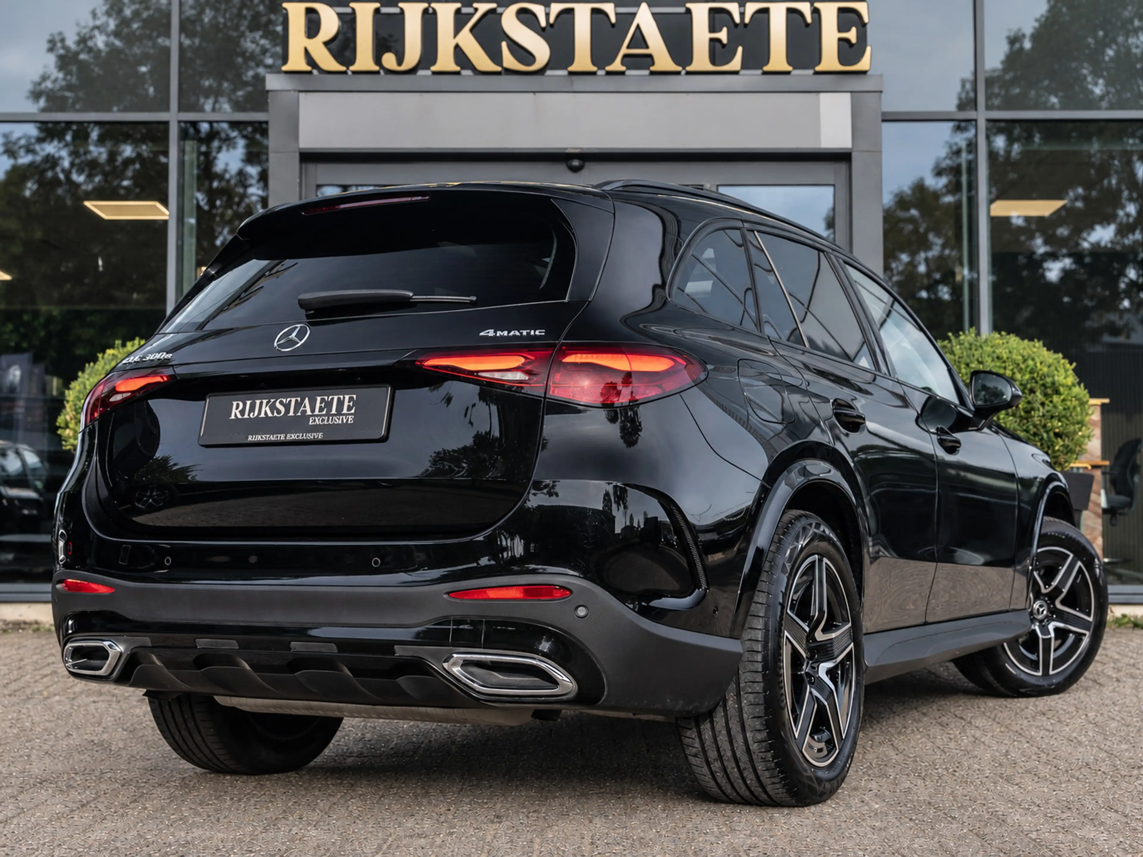 Mercedes-Benz GLC 300 300e 4MATIC AMG Line|PANO|BURMES|APP|ACC — photo 7