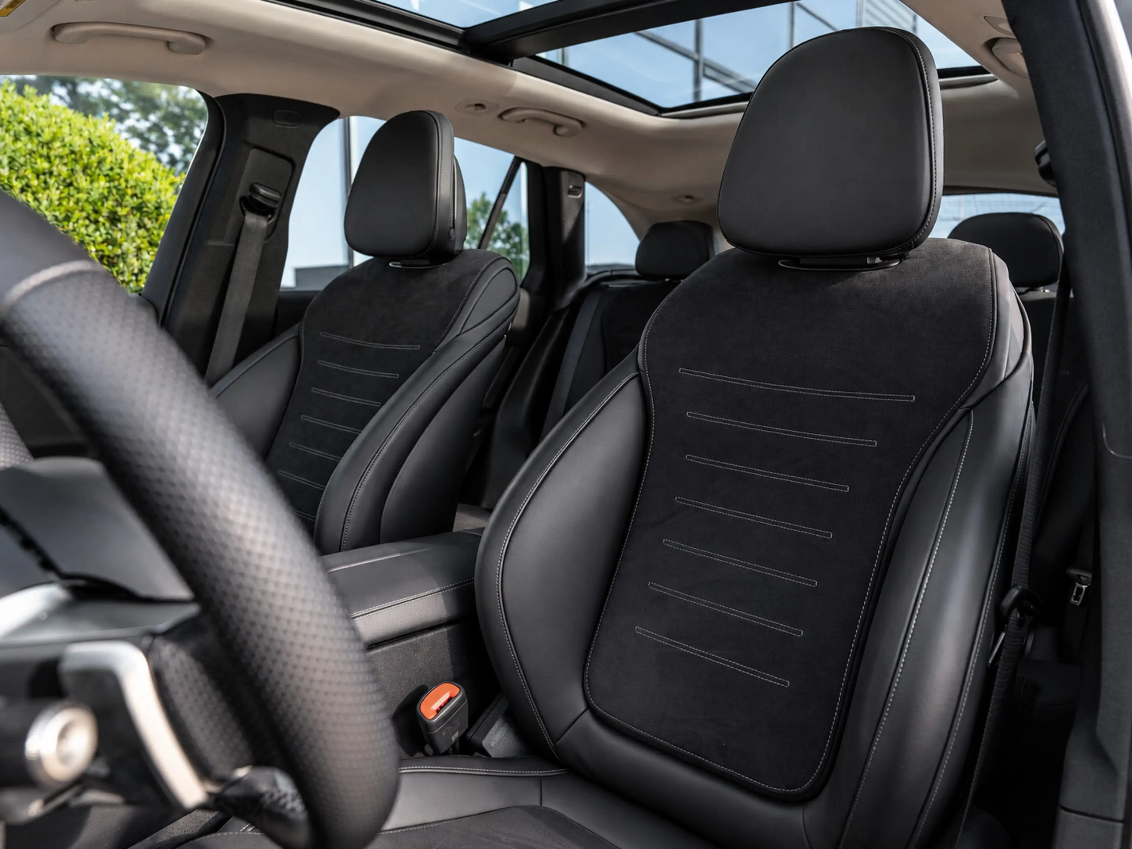 Mercedes-Benz GLC 300 300e 4MATIC AMG Line|PANO|BURMES|APP|ACC — photo 15