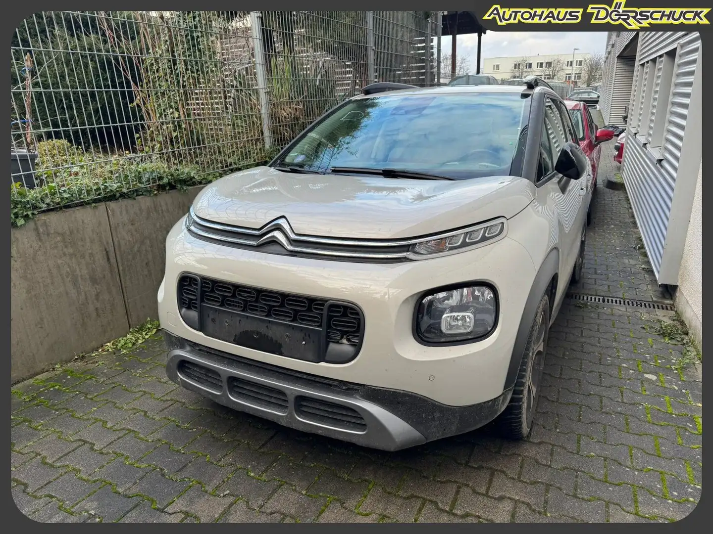 Citroen C3 Aircross Shine AUTOMATIK. NAVI. AHK. KAMERA Beige - 1