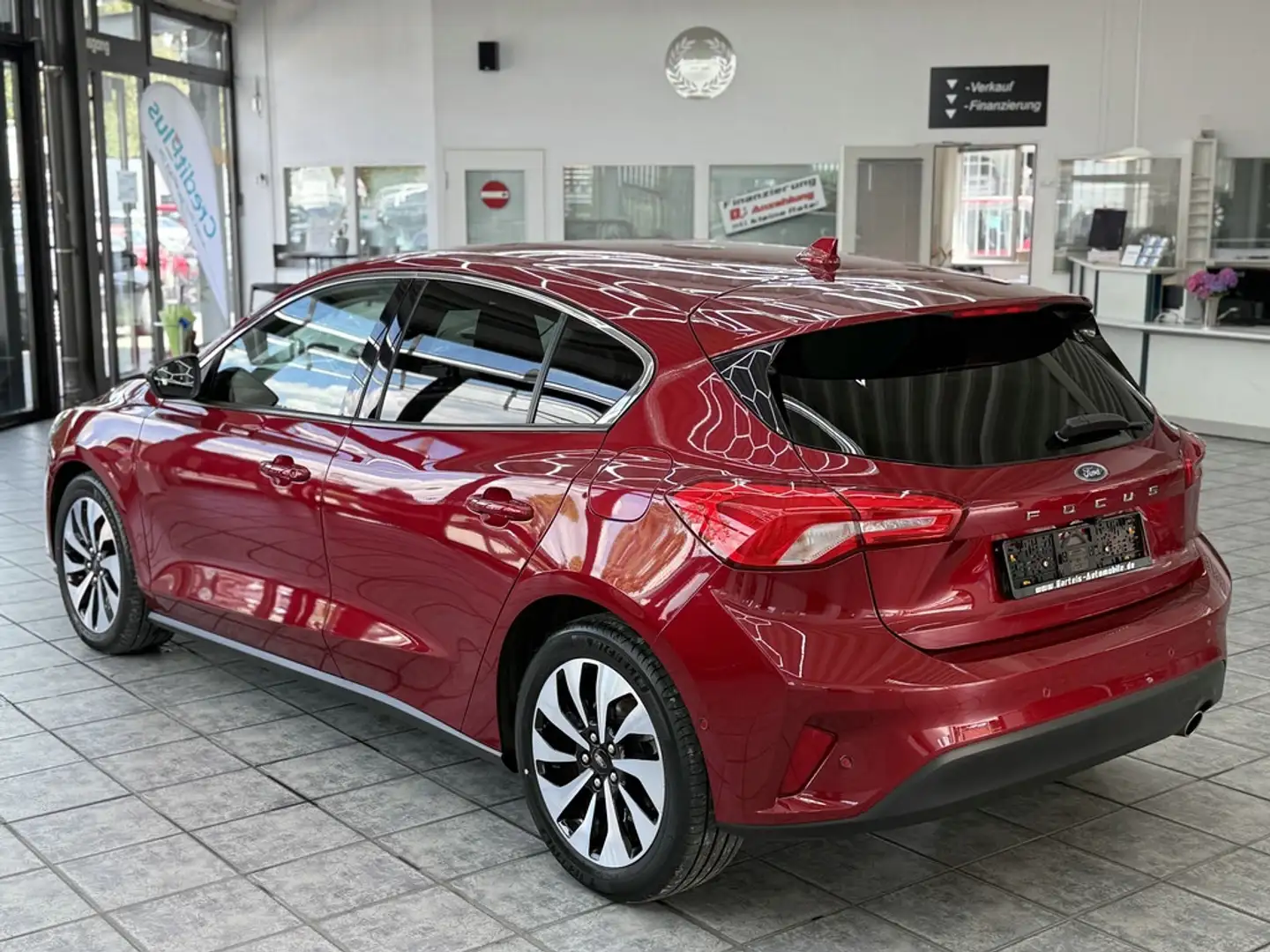Ford Focus 1.0 EcoBoost Cool & Connect, LED, Navi Red - 2