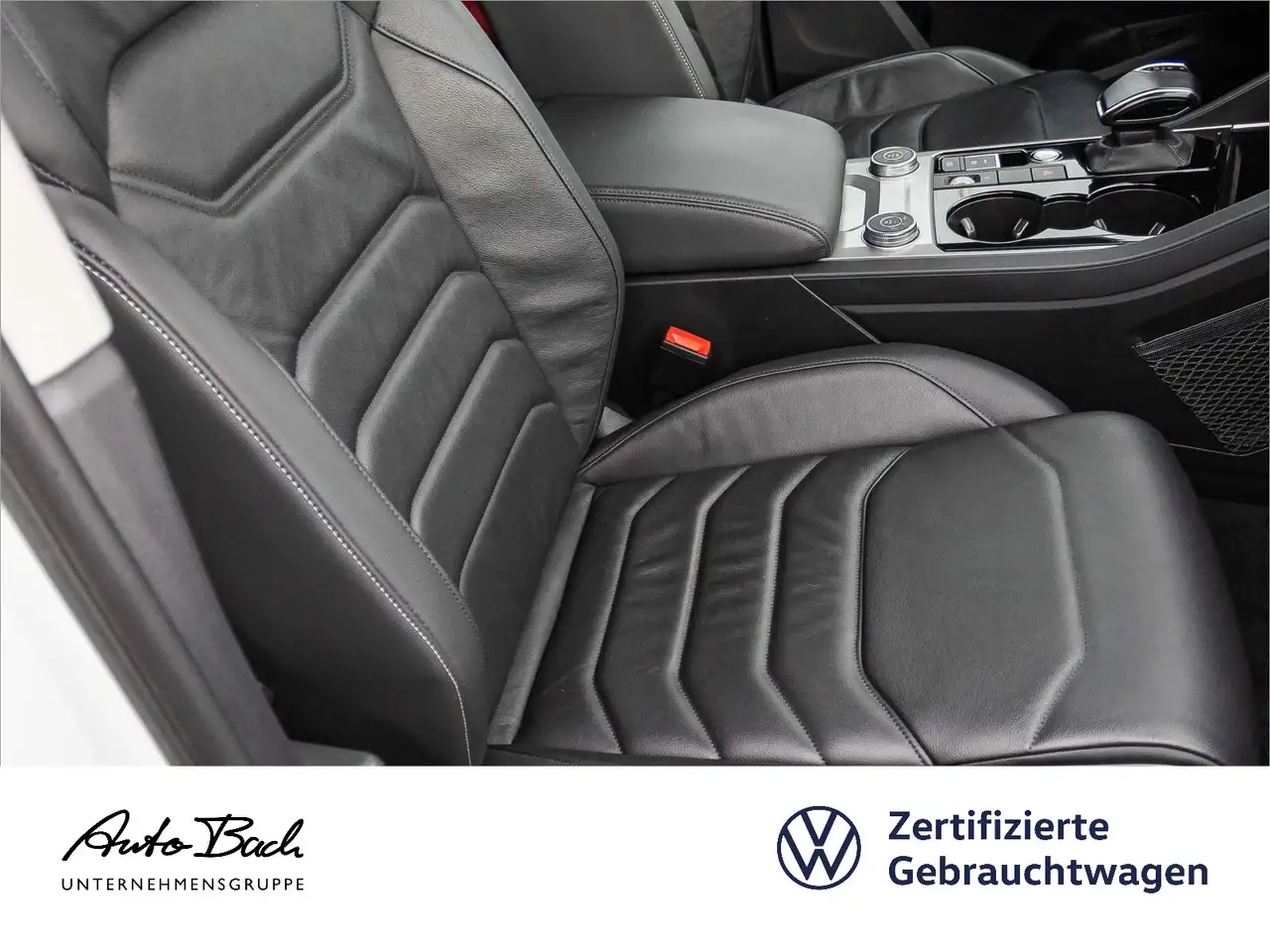 Volkswagen Touareg 3.0TDI Navi LED Standhzg Luft Leder ACC 16