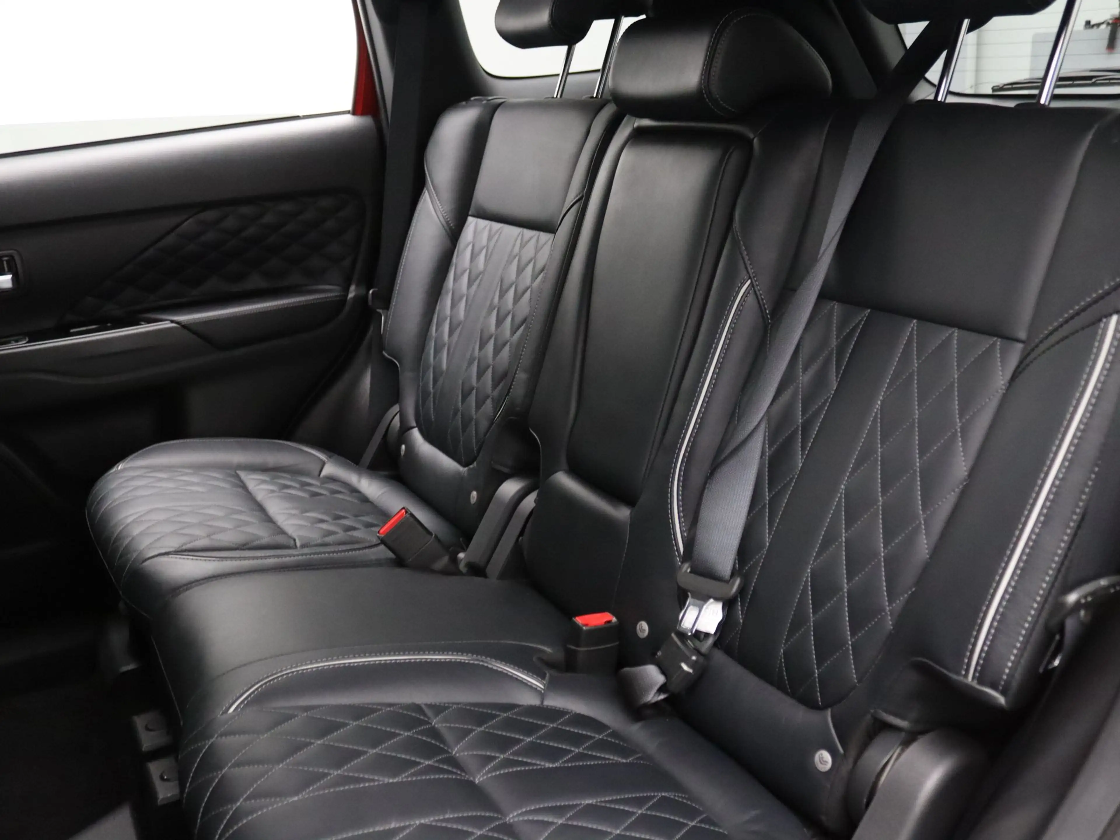 Mitsubishi Outlander 225pk PHEV Instyle Apple Carplay/Android Auto | Tr — photo 31