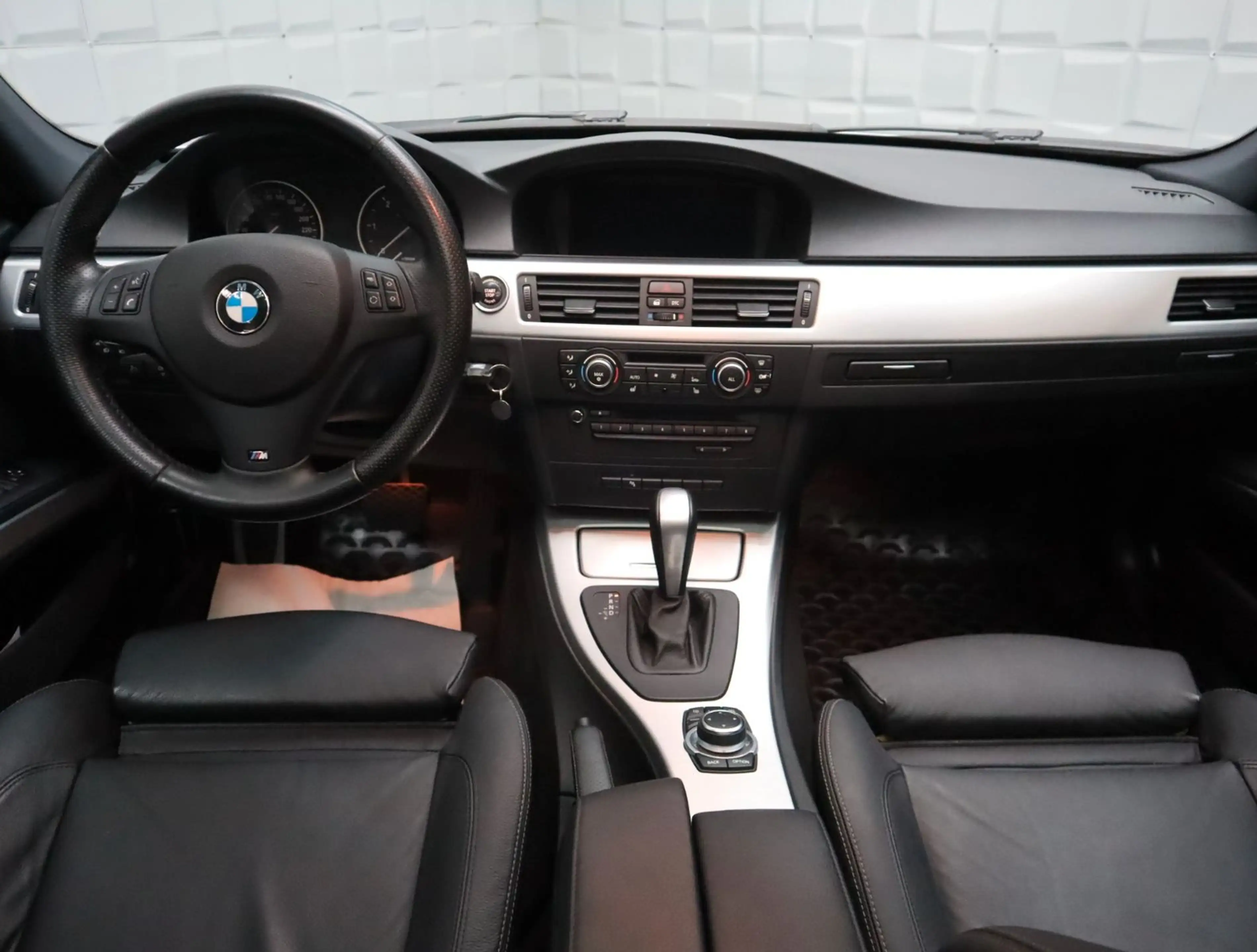 BMW 325 d Limo M Sport Xenon Schiebedach Volleder — photo 9