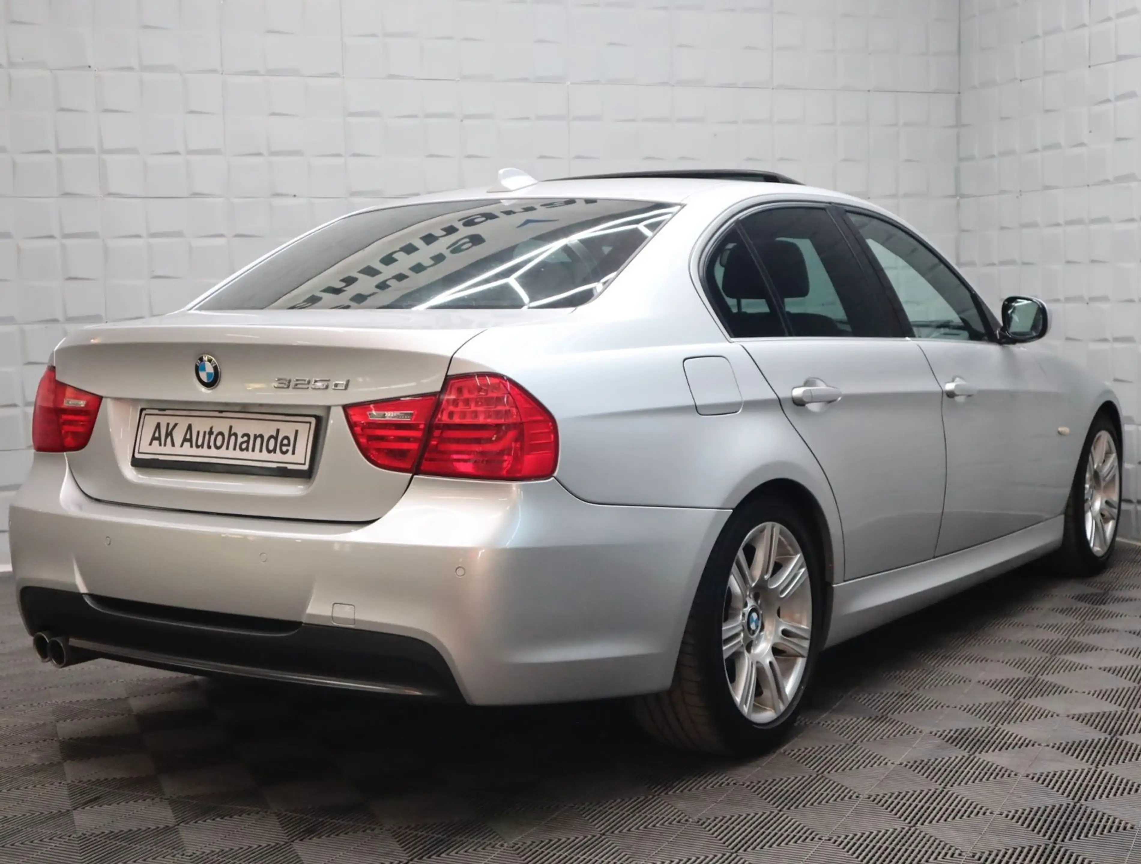 BMW 325 d Limo M Sport Xenon Schiebedach Volleder — photo 5