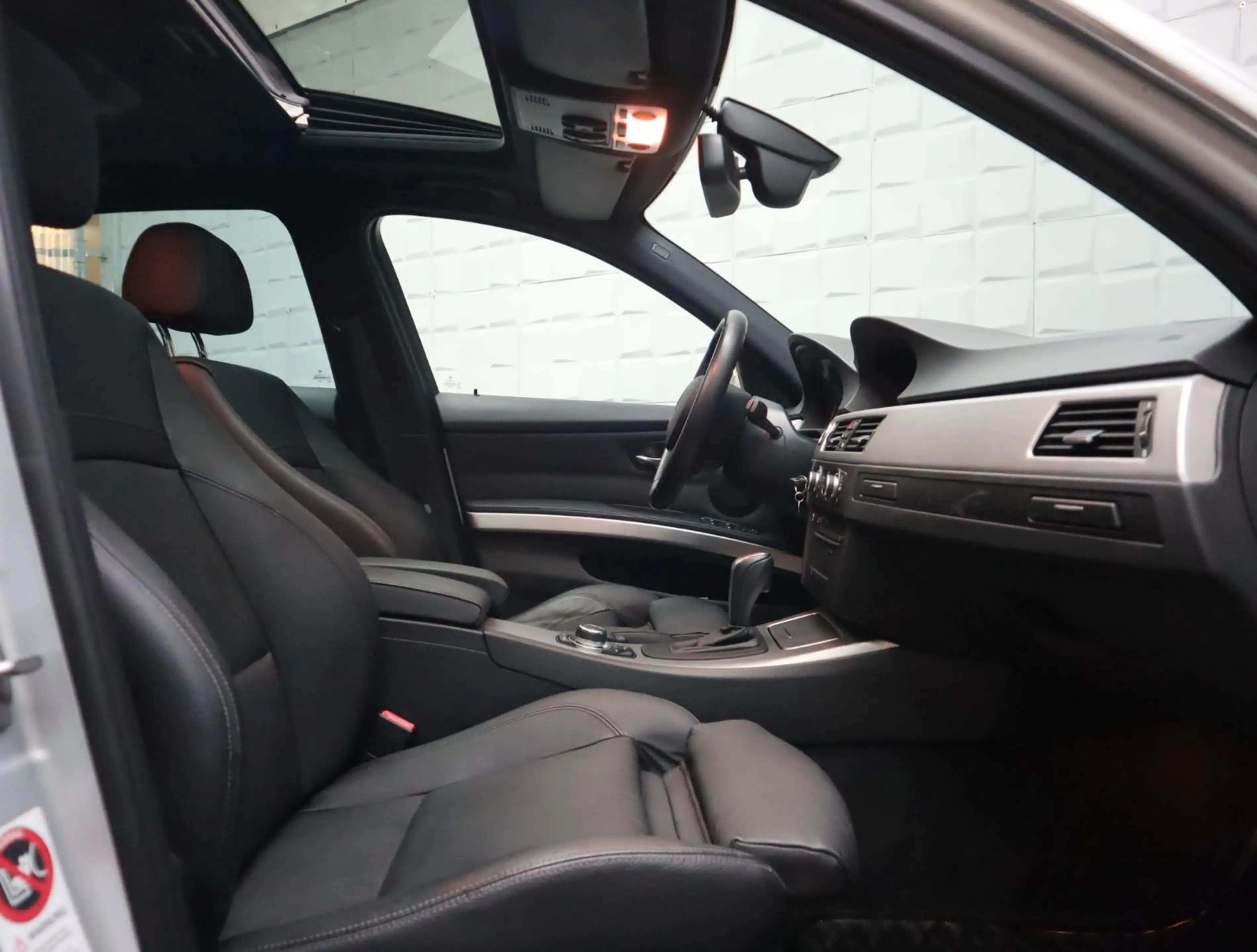 BMW 325 d Limo M Sport Xenon Schiebedach Volleder — photo 11