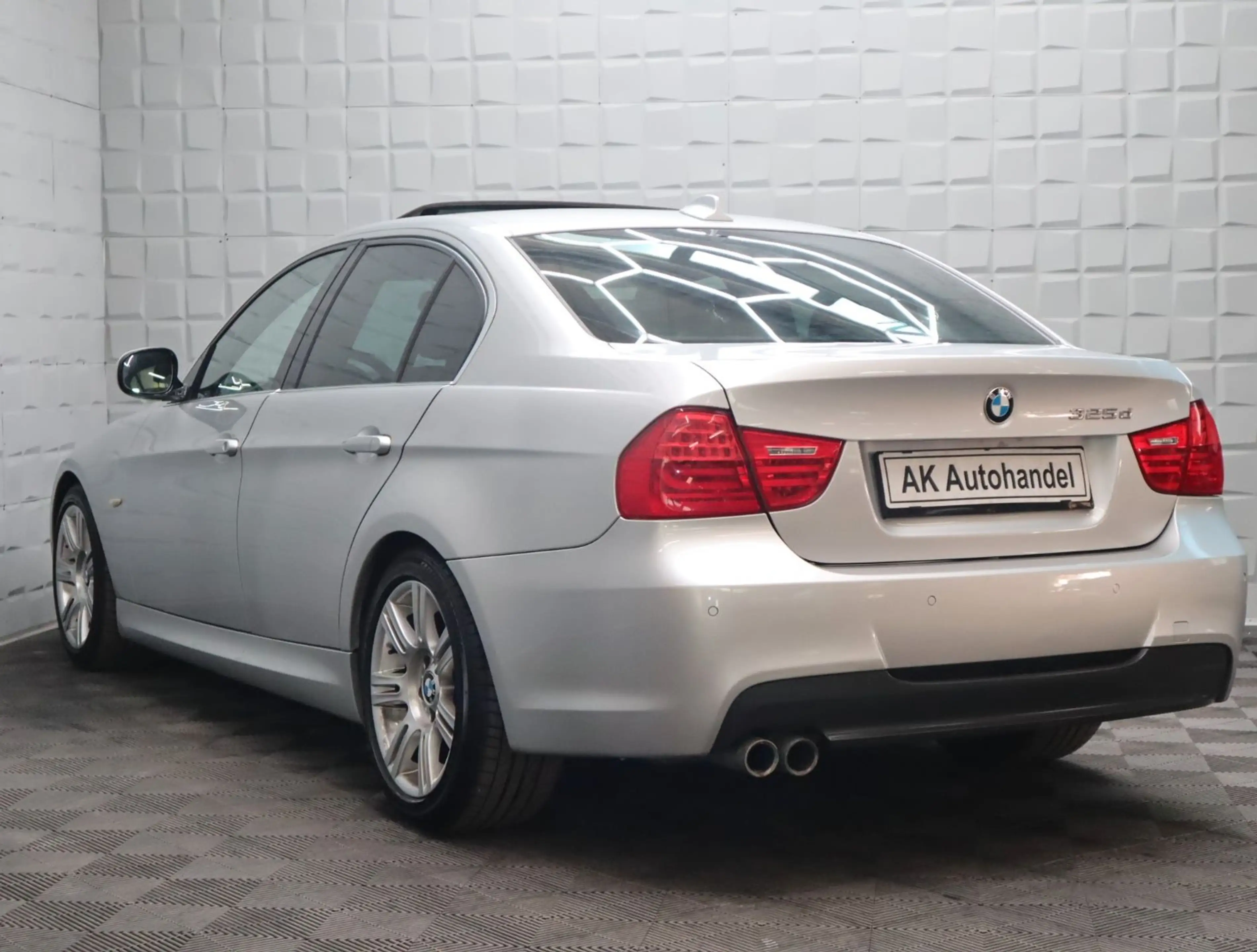 BMW 325 d Limo M Sport Xenon Schiebedach Volleder — photo 7