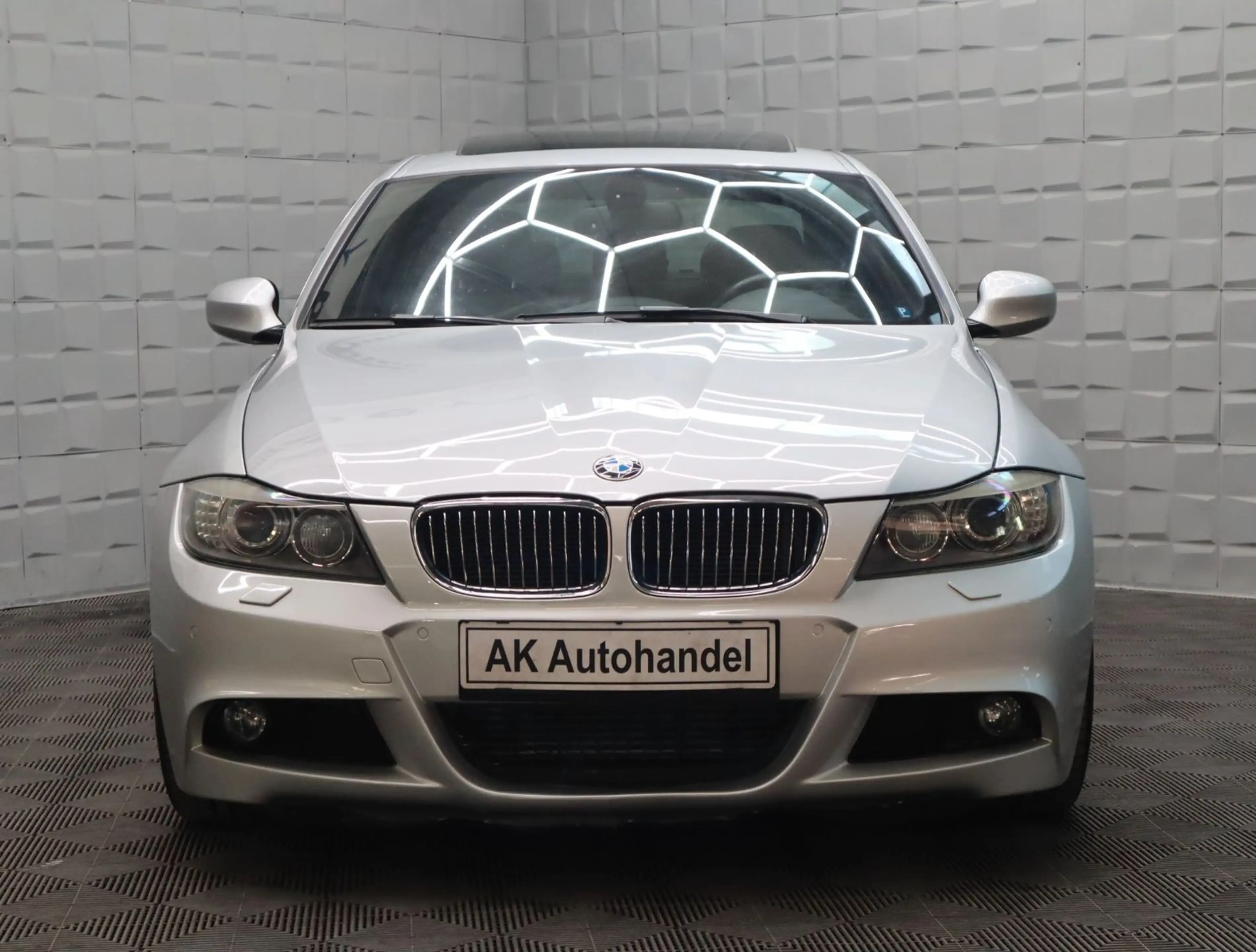 BMW 325 d Limo M Sport Xenon Schiebedach Volleder — photo 2