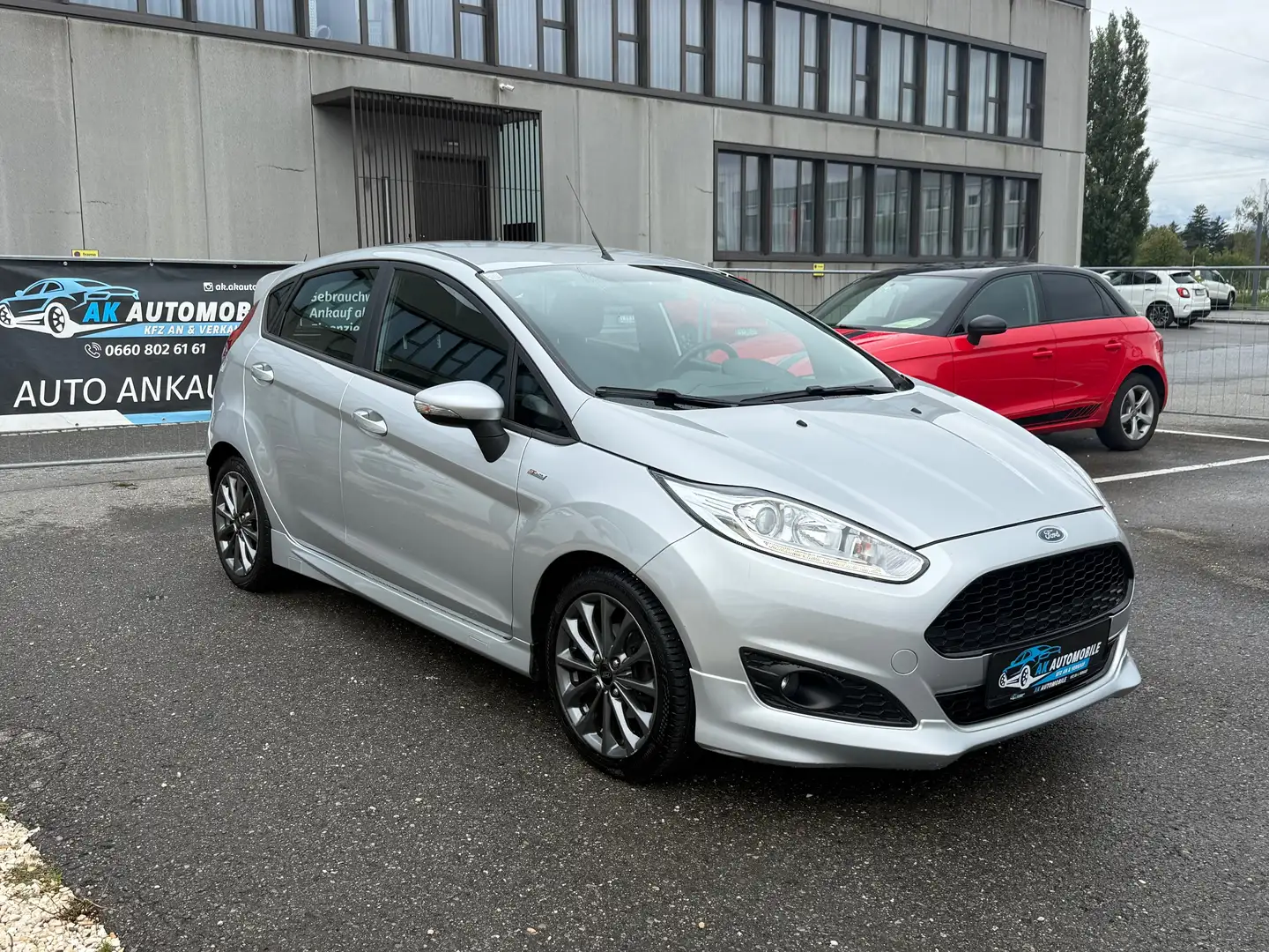 Ford Fiesta Fiesta 1.0 EcoBoost Start-Stop ST-LINE Grau - 1