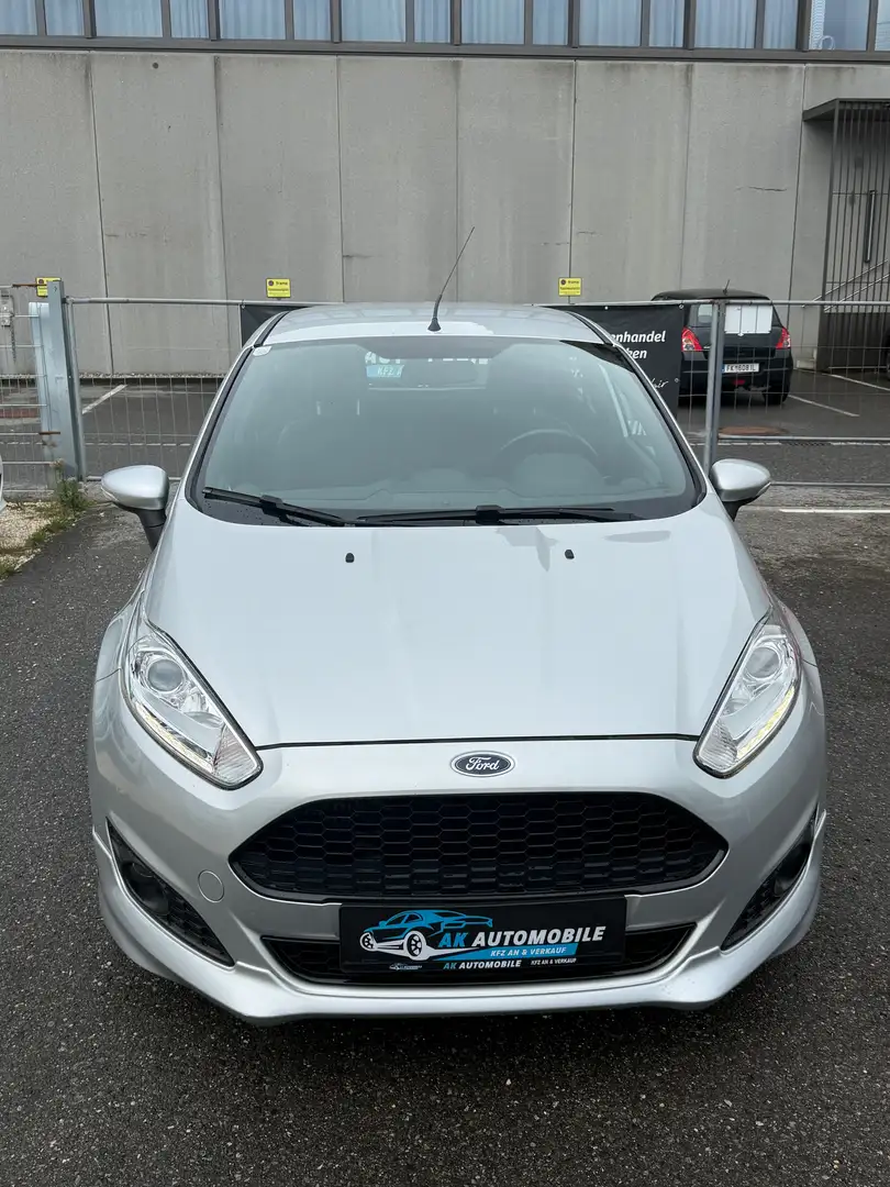 Ford Fiesta Fiesta 1.0 EcoBoost Start-Stop ST-LINE Grau - 2