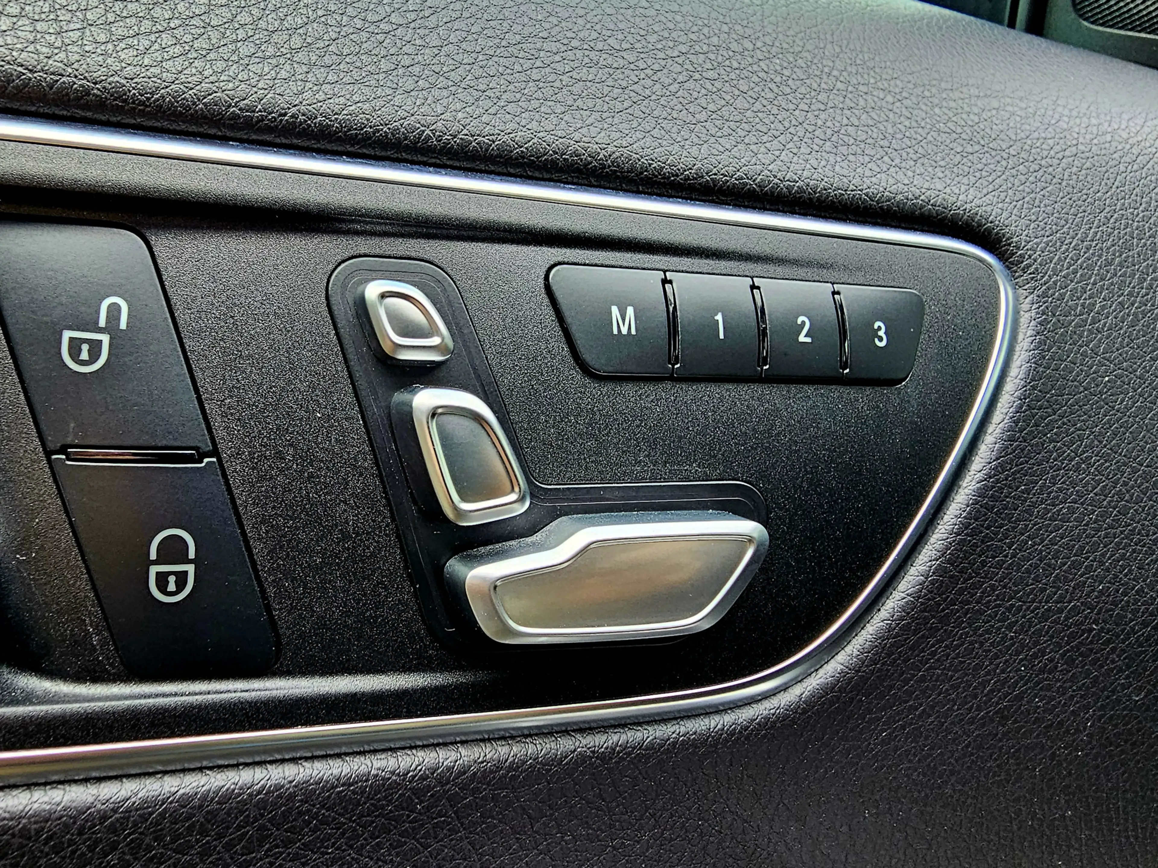 Mercedes-Benz GLA 45 AMG 4MATIC Premium,360 camera,Leder. — photo 23