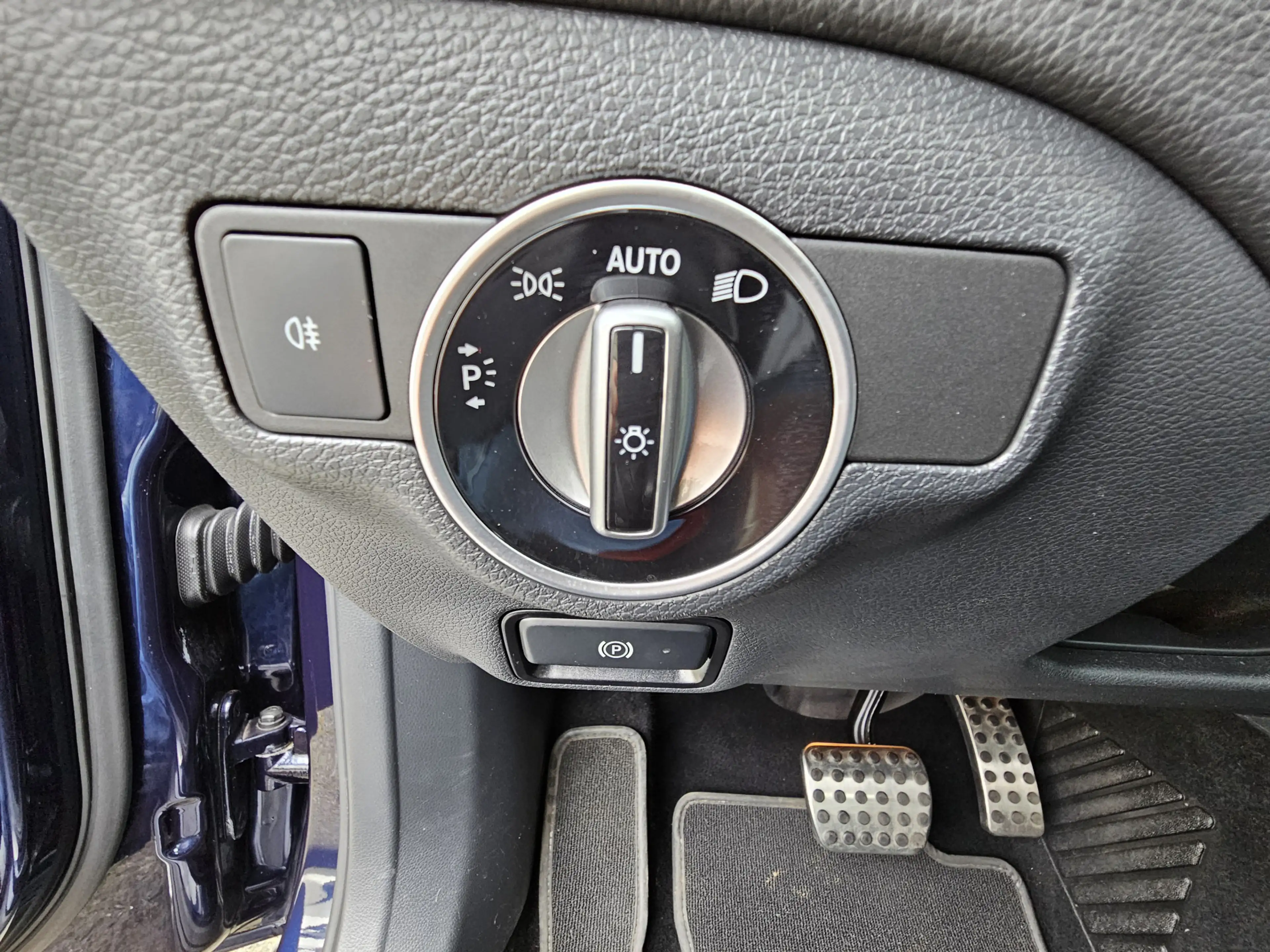 Mercedes-Benz GLA 45 AMG 4MATIC Premium,360 camera,Leder. — photo 42