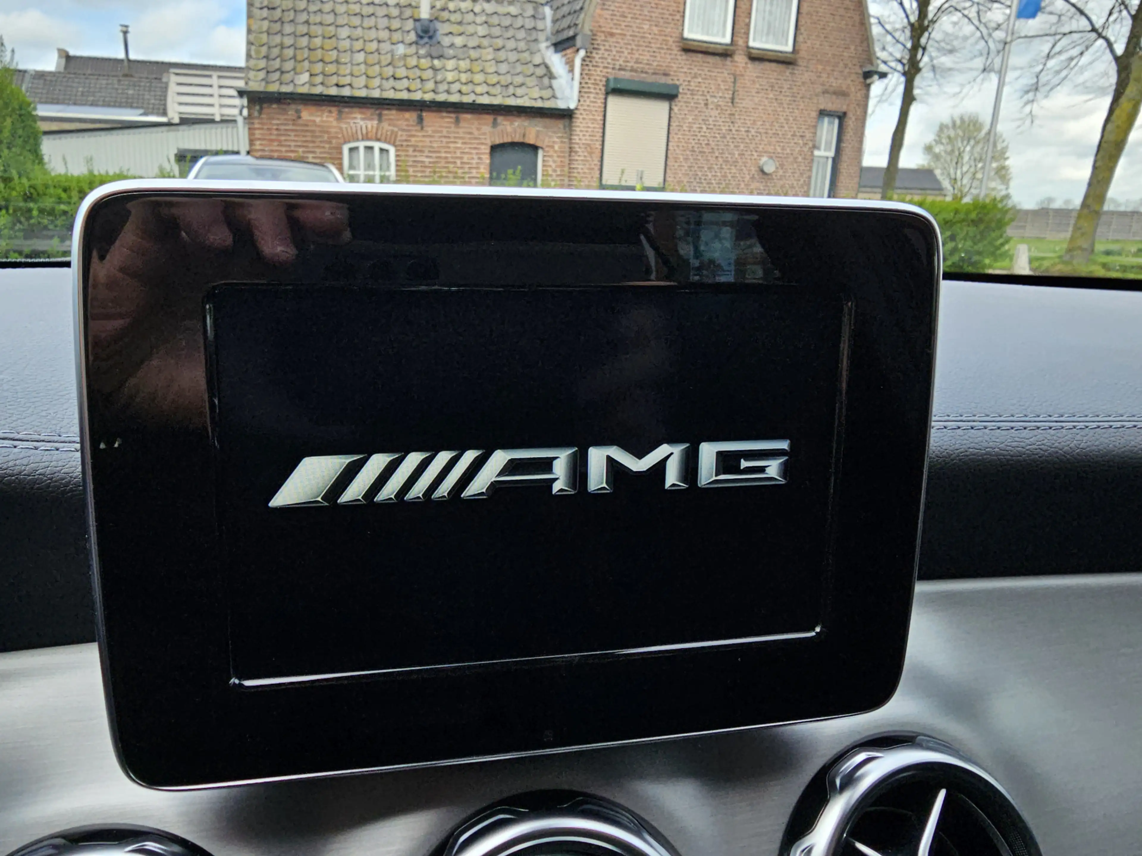 Mercedes-Benz GLA 45 AMG 4MATIC Premium,360 camera,Leder. — photo 34