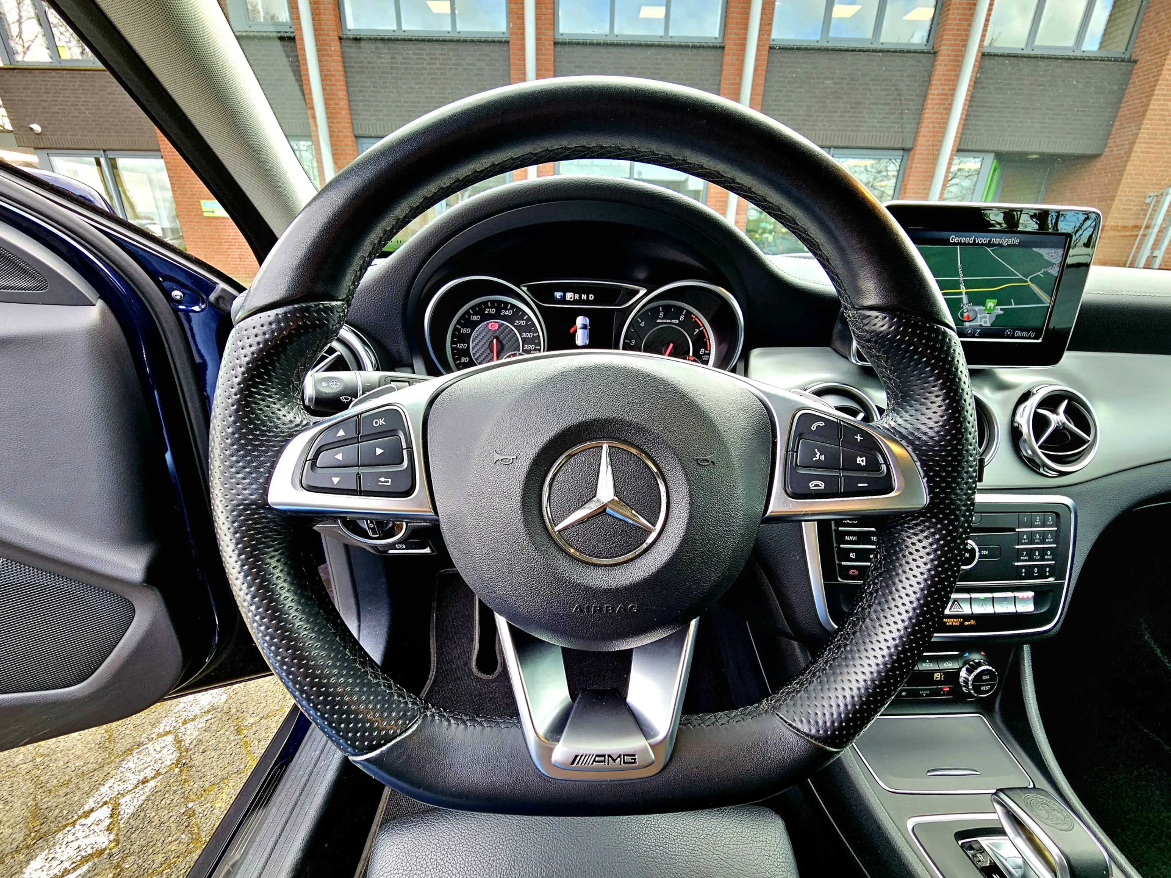 Mercedes-Benz GLA 45 AMG 4MATIC Premium,360 camera,Leder. — photo 20