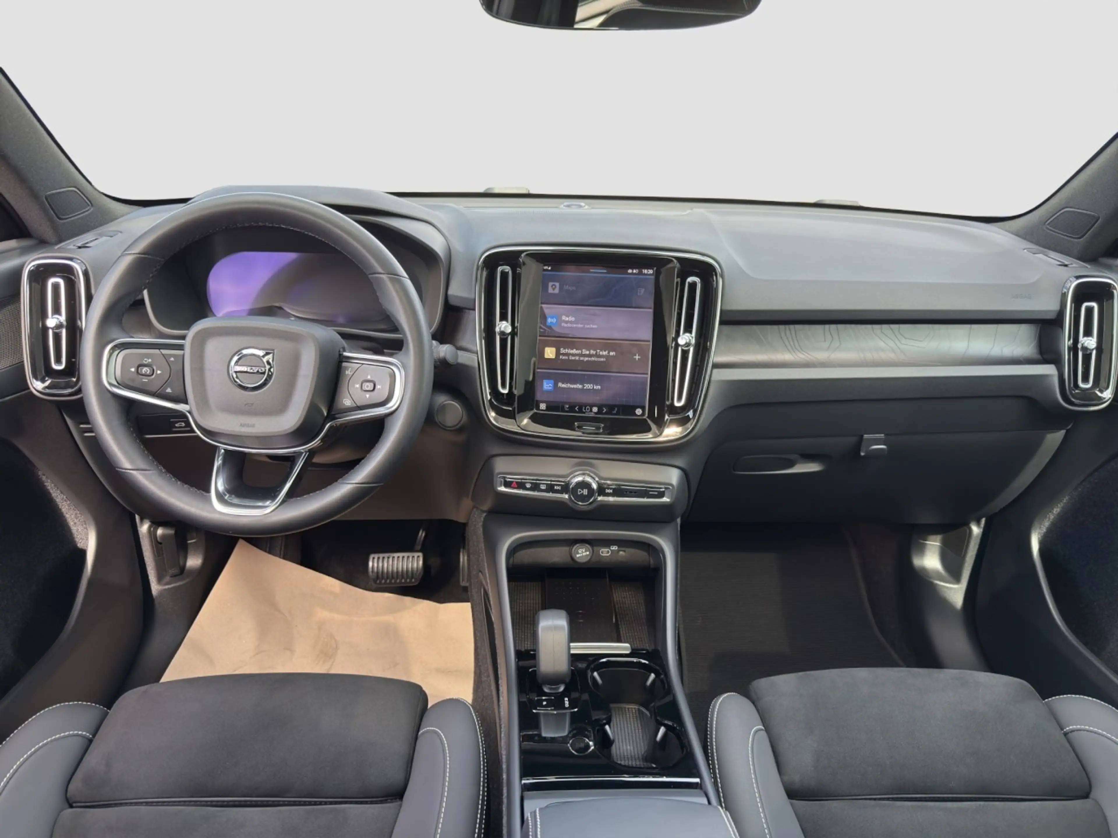 Volvo C40 Twin Pure Electric AWD Plus/Pano/SHZ/LHZ/20Z — photo 10