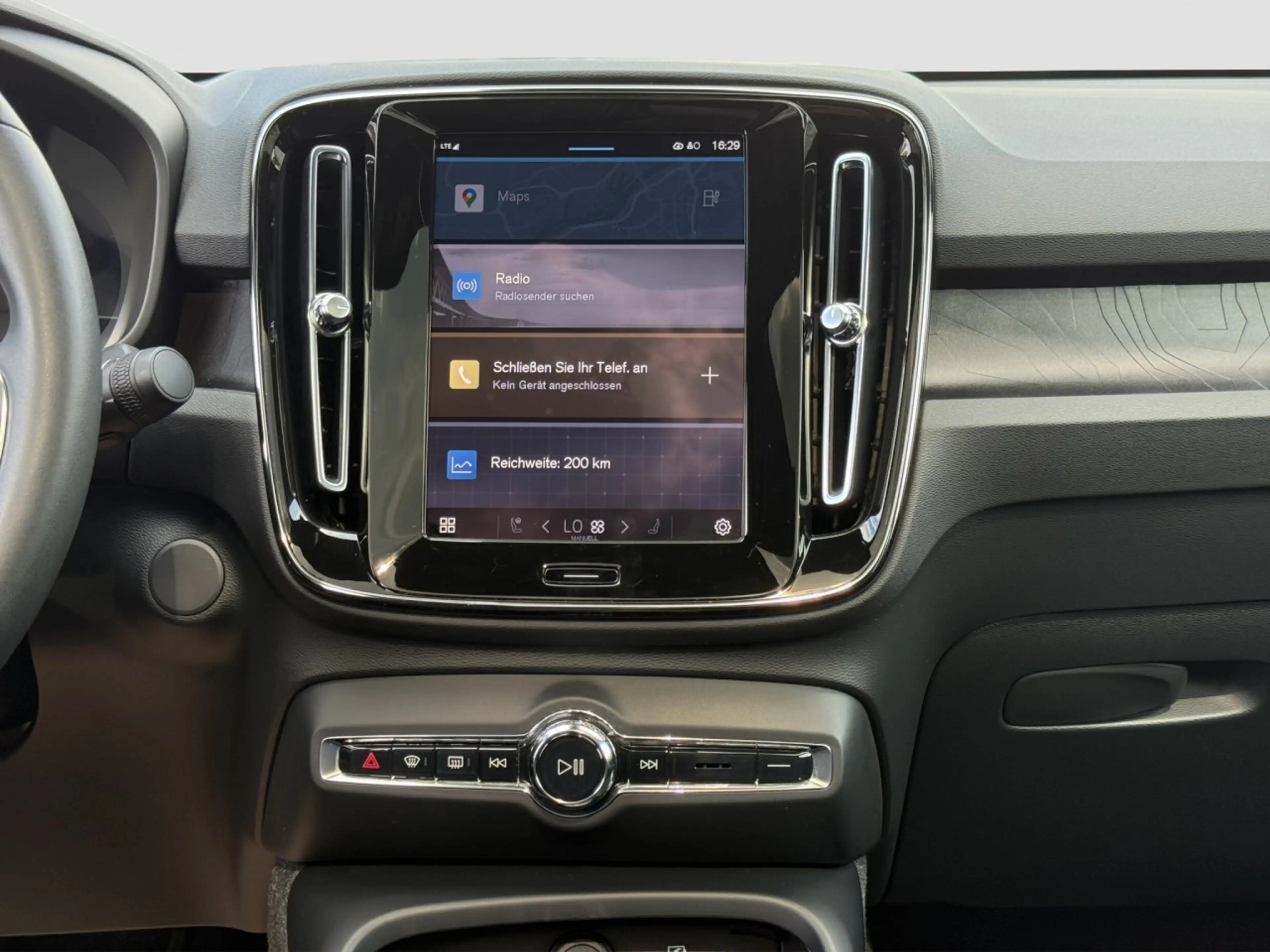 Volvo C40 Twin Pure Electric AWD Plus/Pano/SHZ/LHZ/20Z — photo 9