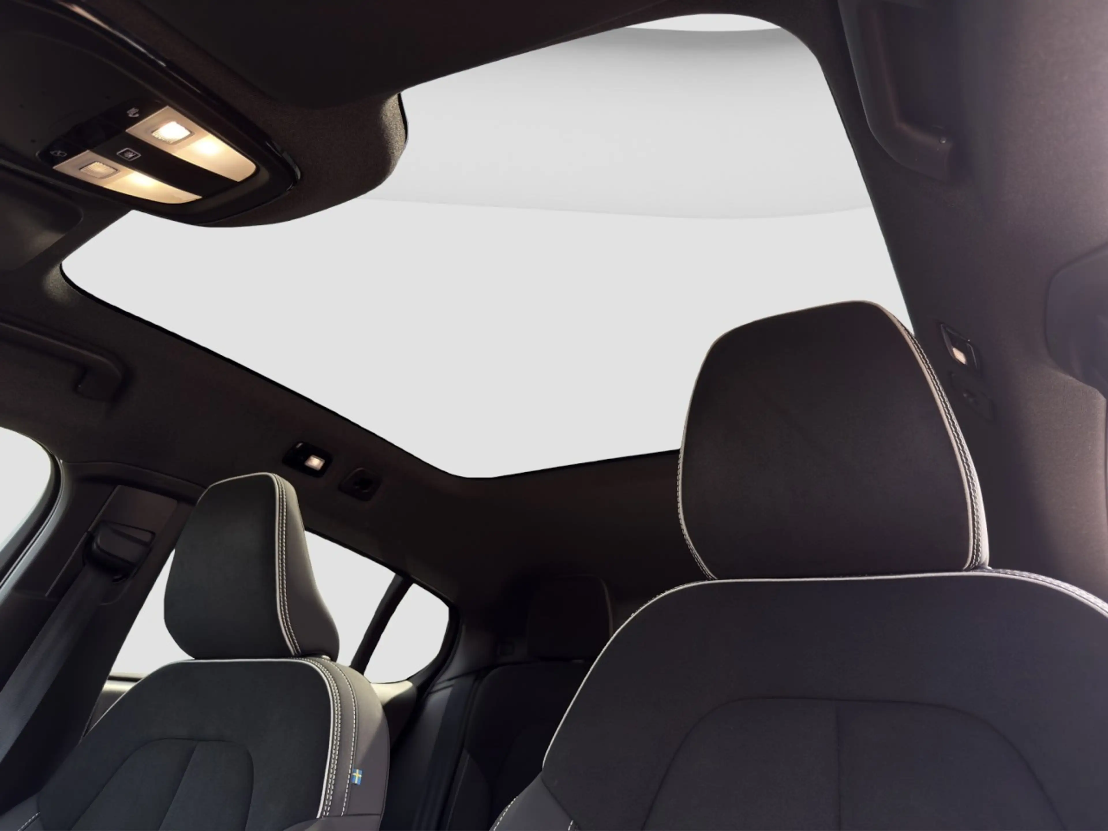 Volvo C40 Twin Pure Electric AWD Plus/Pano/SHZ/LHZ/20Z — photo 15