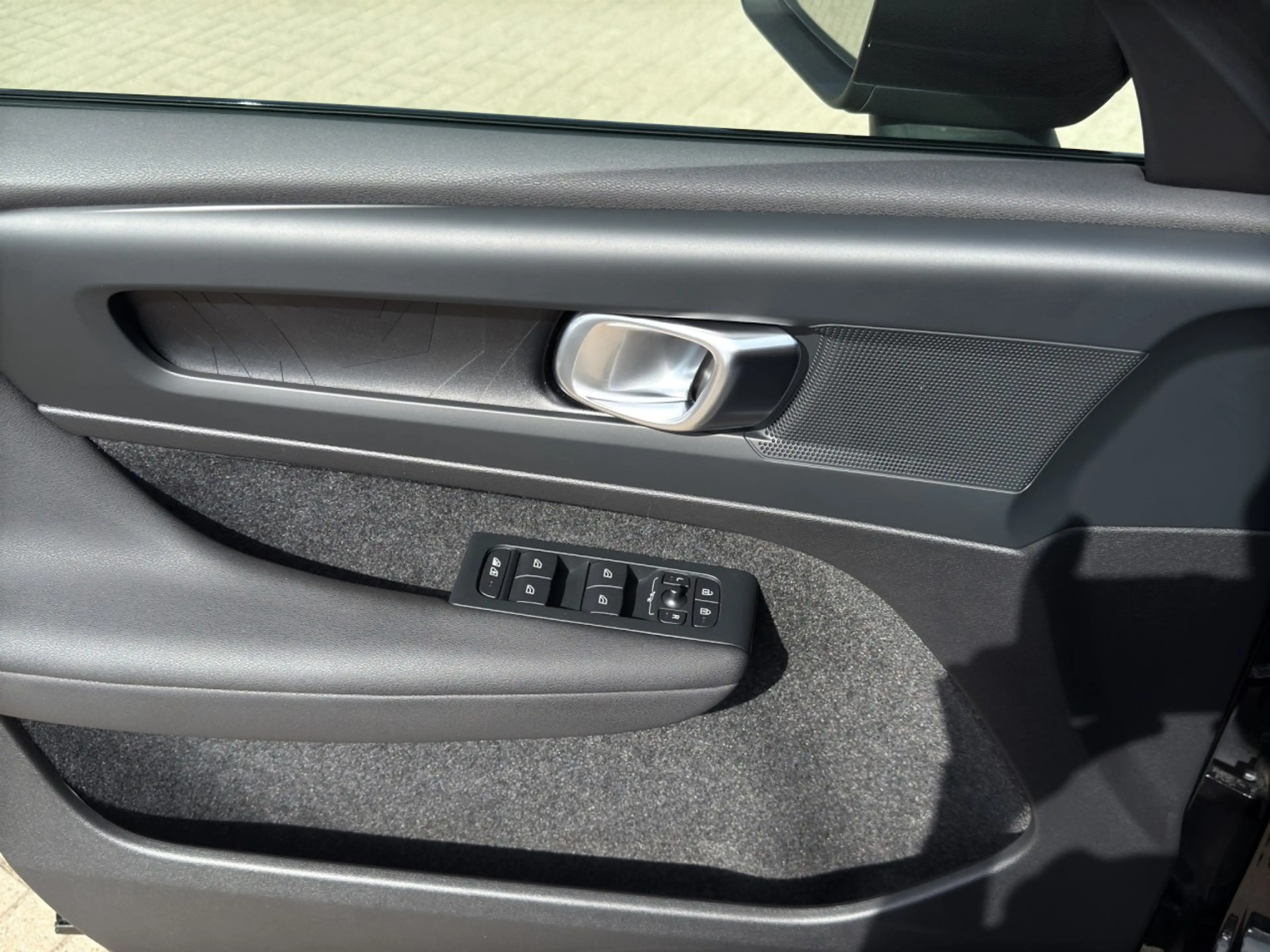Volvo C40 Twin Pure Electric AWD Plus/Pano/SHZ/LHZ/20Z — photo 12