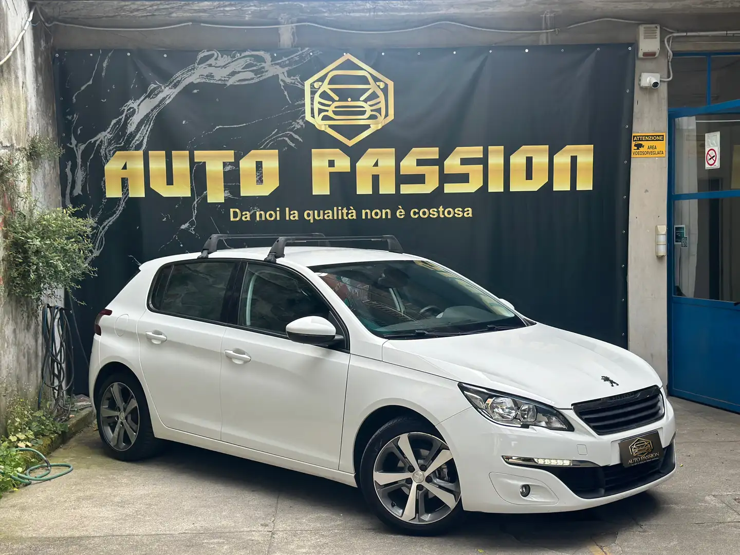 Peugeot 308 5p 1.2 puretech Euro6  Unico Proprietario/ Ok neop - 1