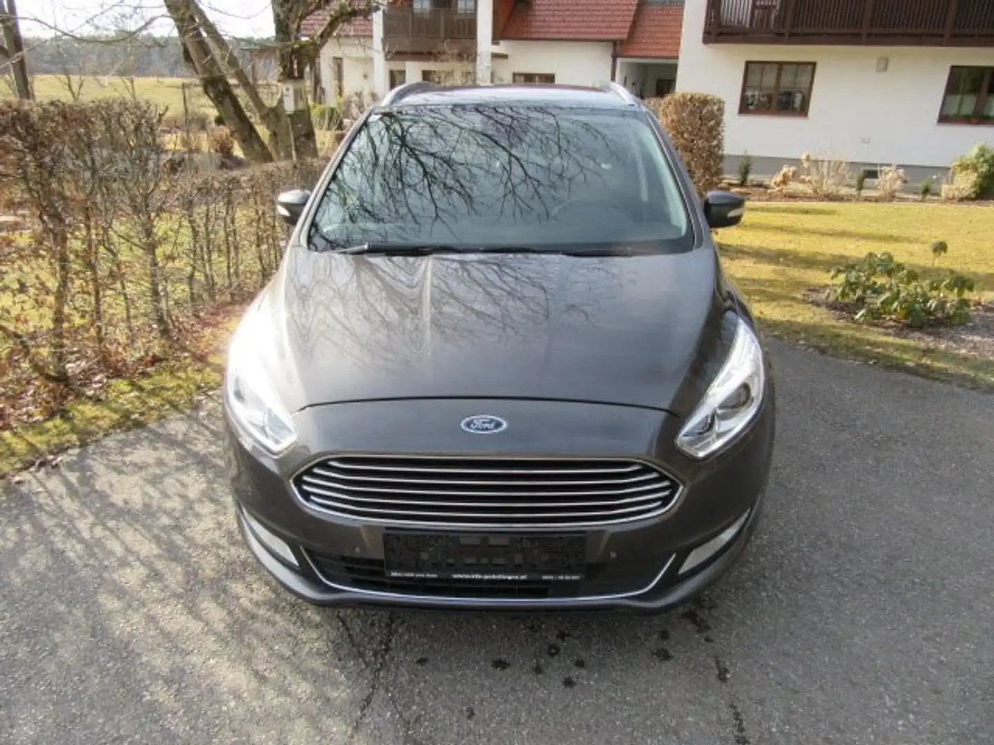 Ford Galaxy 2,0 EcoBlue SCR Titanium Aut. Grau - 2
