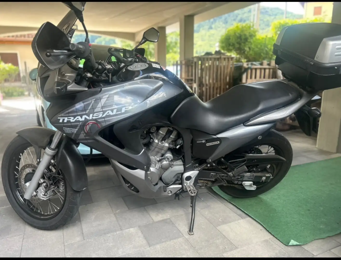 Honda Transalp XL 700 Šedá - 2