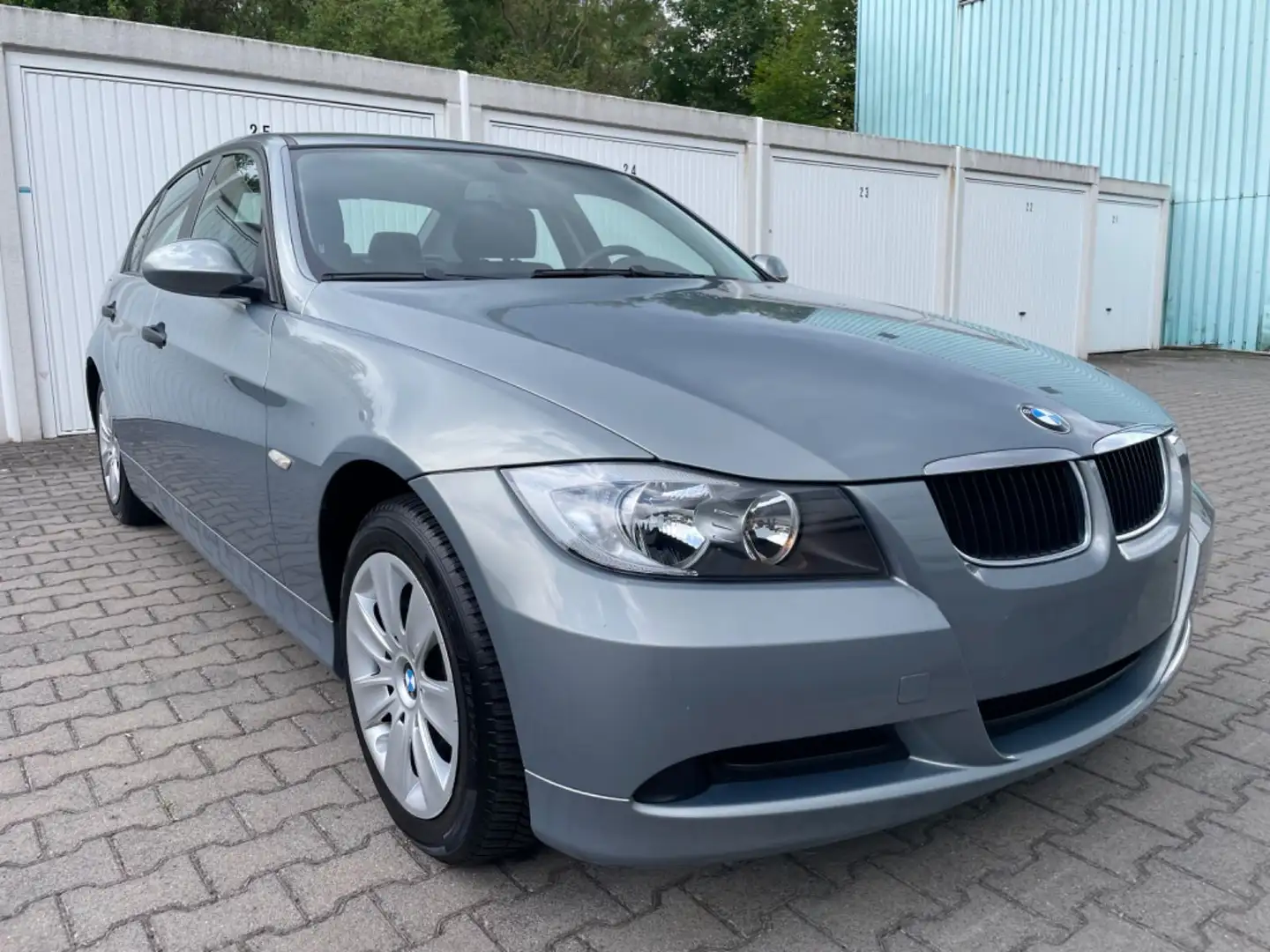 BMW 318 i 3 Lim. *1.Hand*Klimaautomatik*PDC*Scheckh.* Plateado - 1