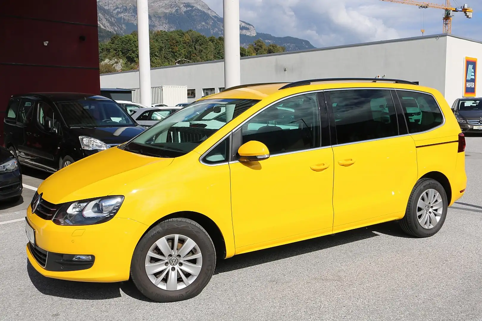Volkswagen Sharan Business BMT SCR 2,0 TDI Gelb - 2