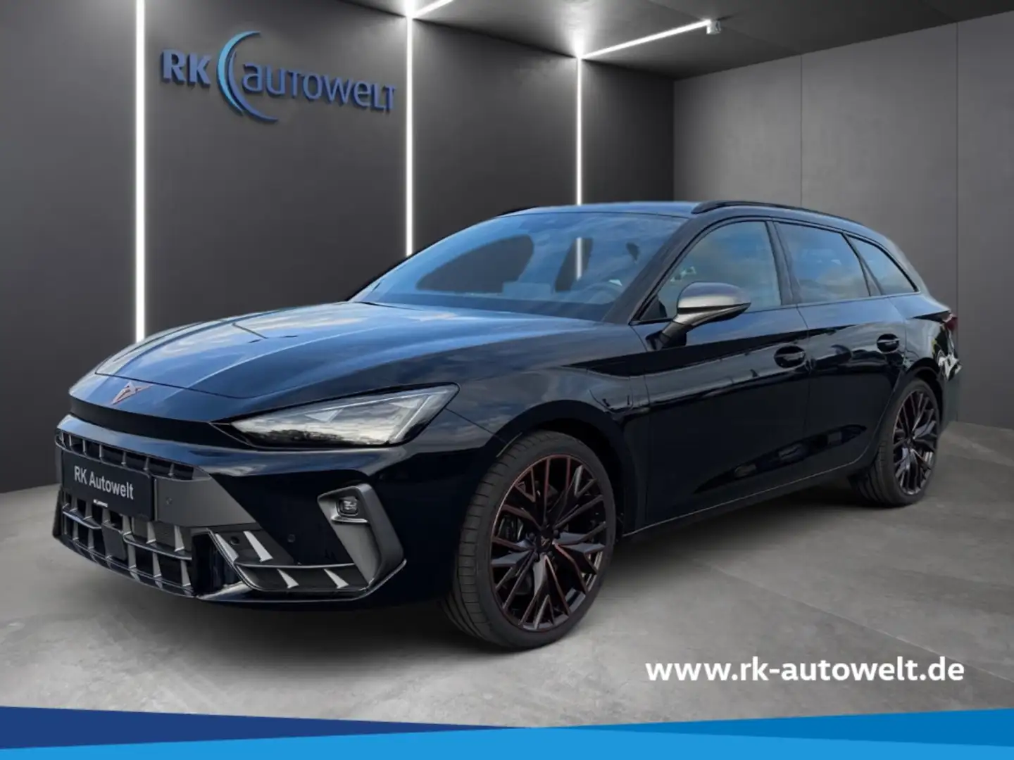 CUPRA Leon Sportst. 1.5 e-Hybr. VZ Matrix AHK Sennheiser Zwart - 1