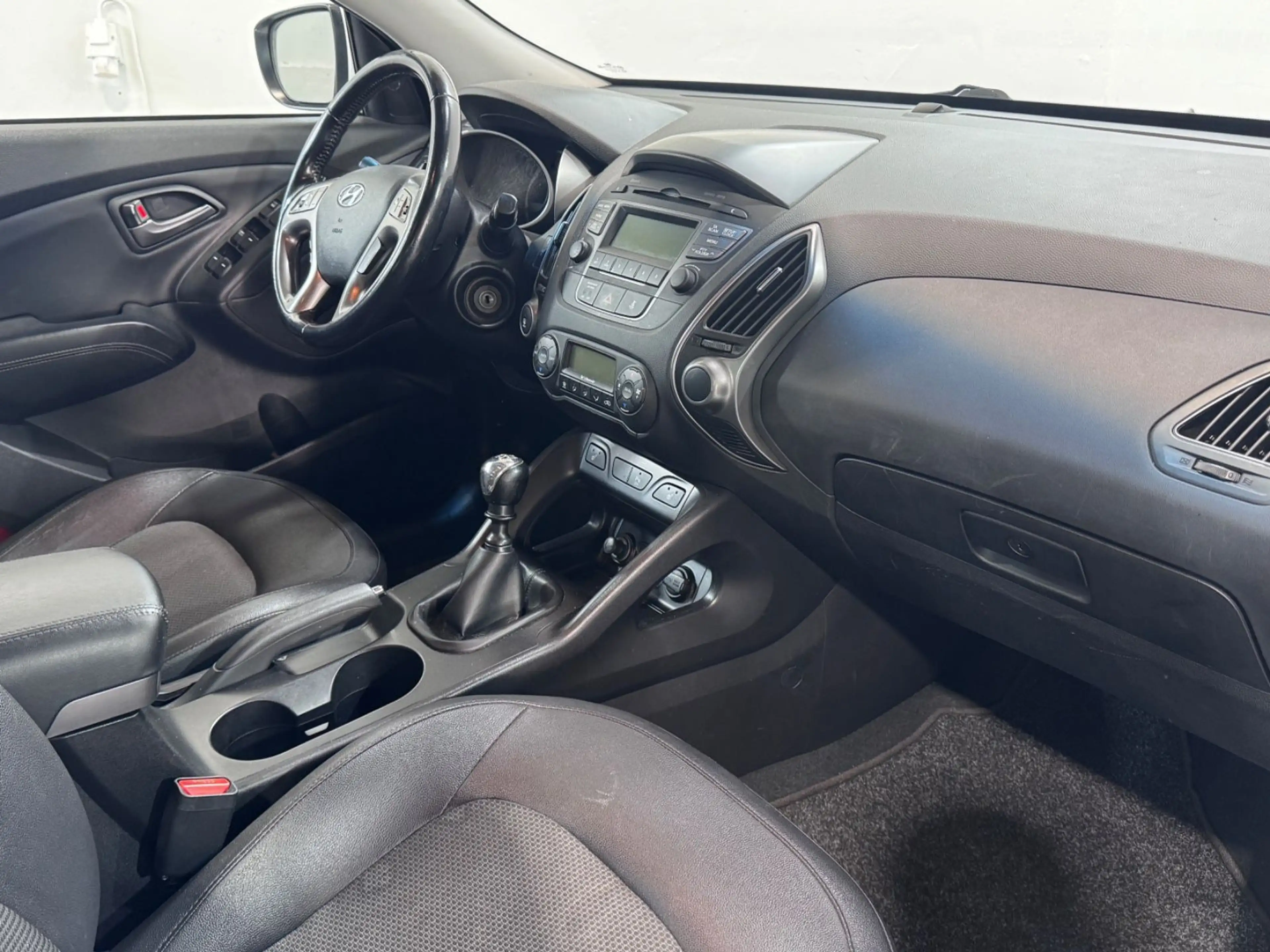 Hyundai iX35 FIFA World Cup Edition 2WD — photo 5