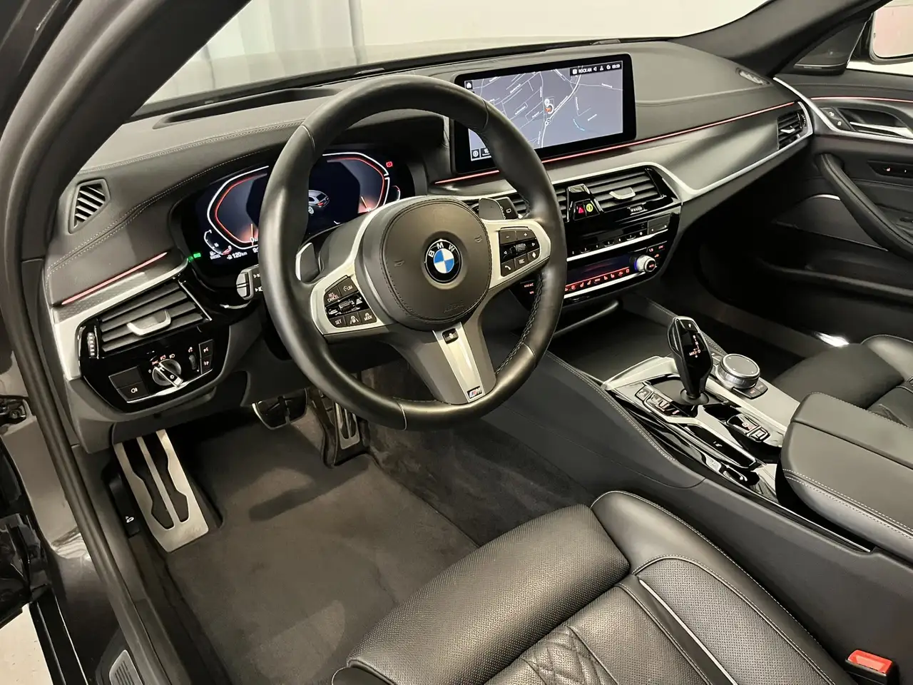 BMW 530 d xDrive *M-Sport / MEGA Ausstattung / AHV*, миниатюра 7