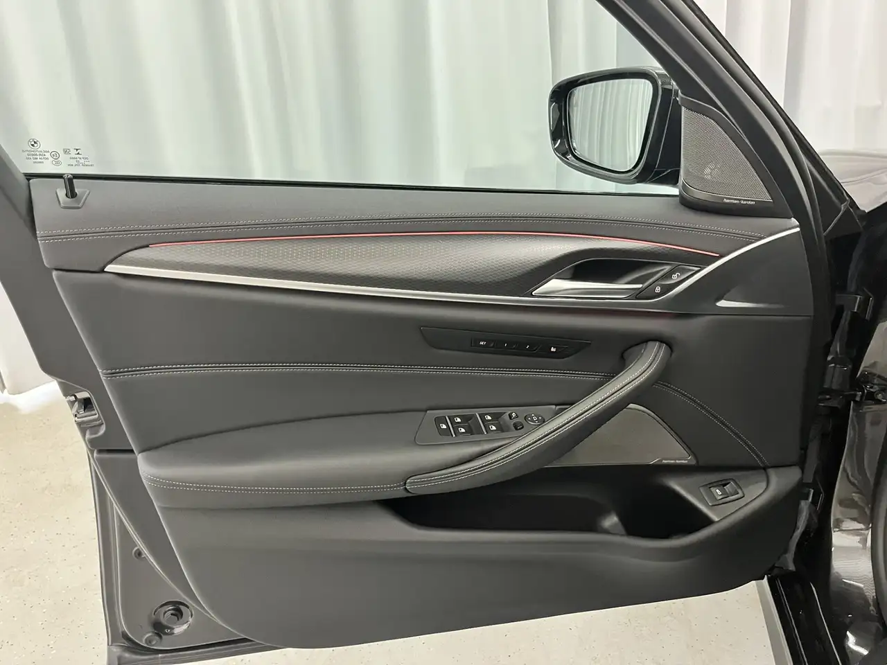 BMW 530 d xDrive *M-Sport / MEGA Ausstattung / AHV*, миниатюра 17