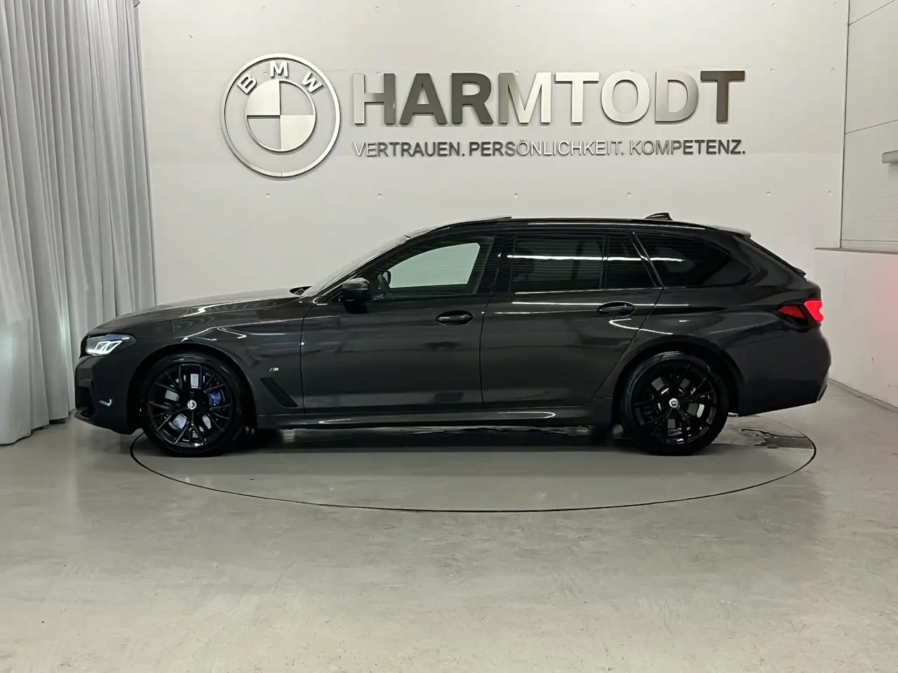 BMW 530 d xDrive *M-Sport / MEGA Ausstattung / AHV*, миниатюра 3