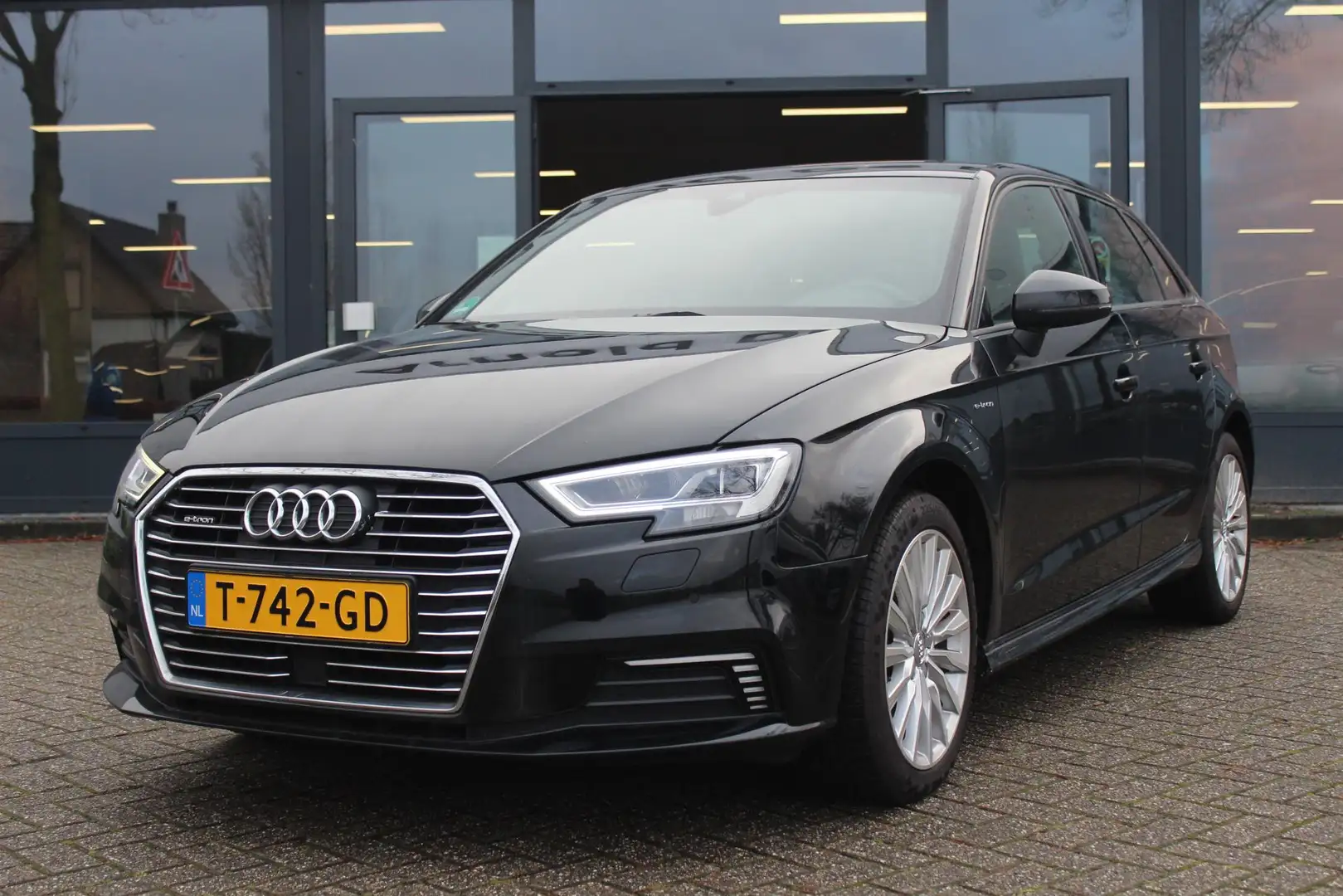 Audi A3 Sportback 1.4 e-tron Sport Noir - 2