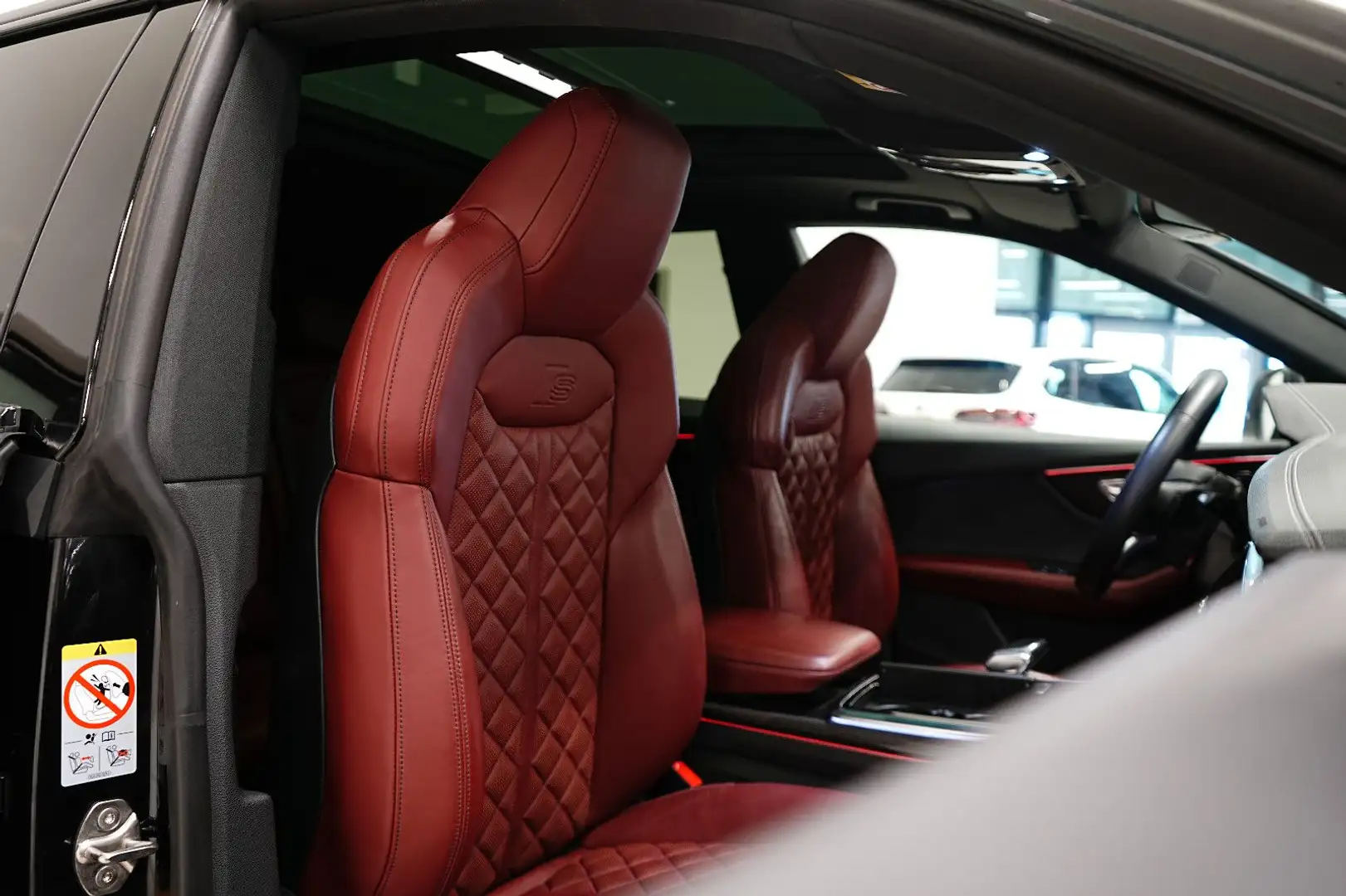 Audi SQ8 4.0|COMPETITION+|RS-SITZ|SOFT|MASSAG|CARBON| Schwarz - 2