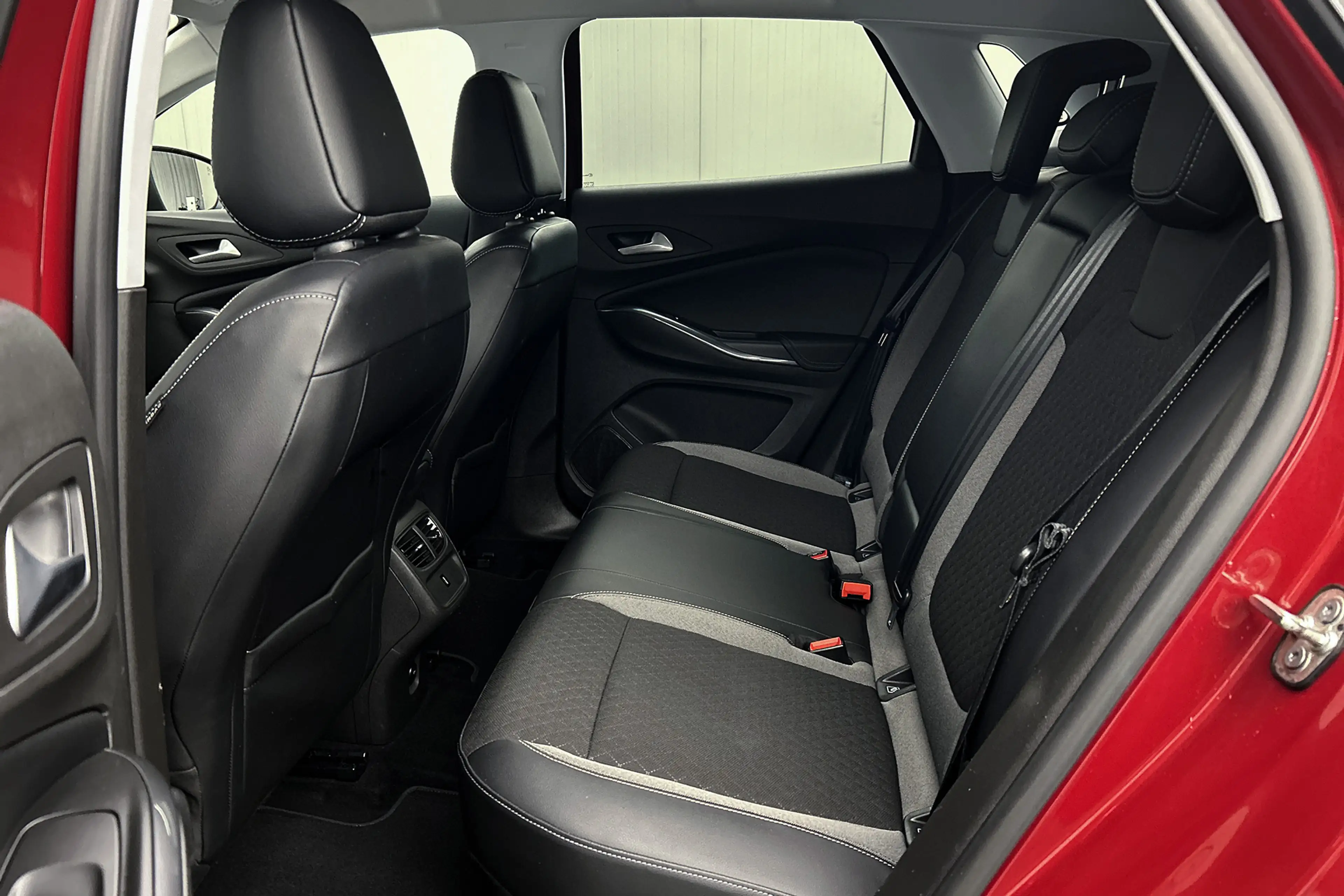Opel Grandland X 1.2 Turbo Business Executive | Trekhaak | Half led — photo 27