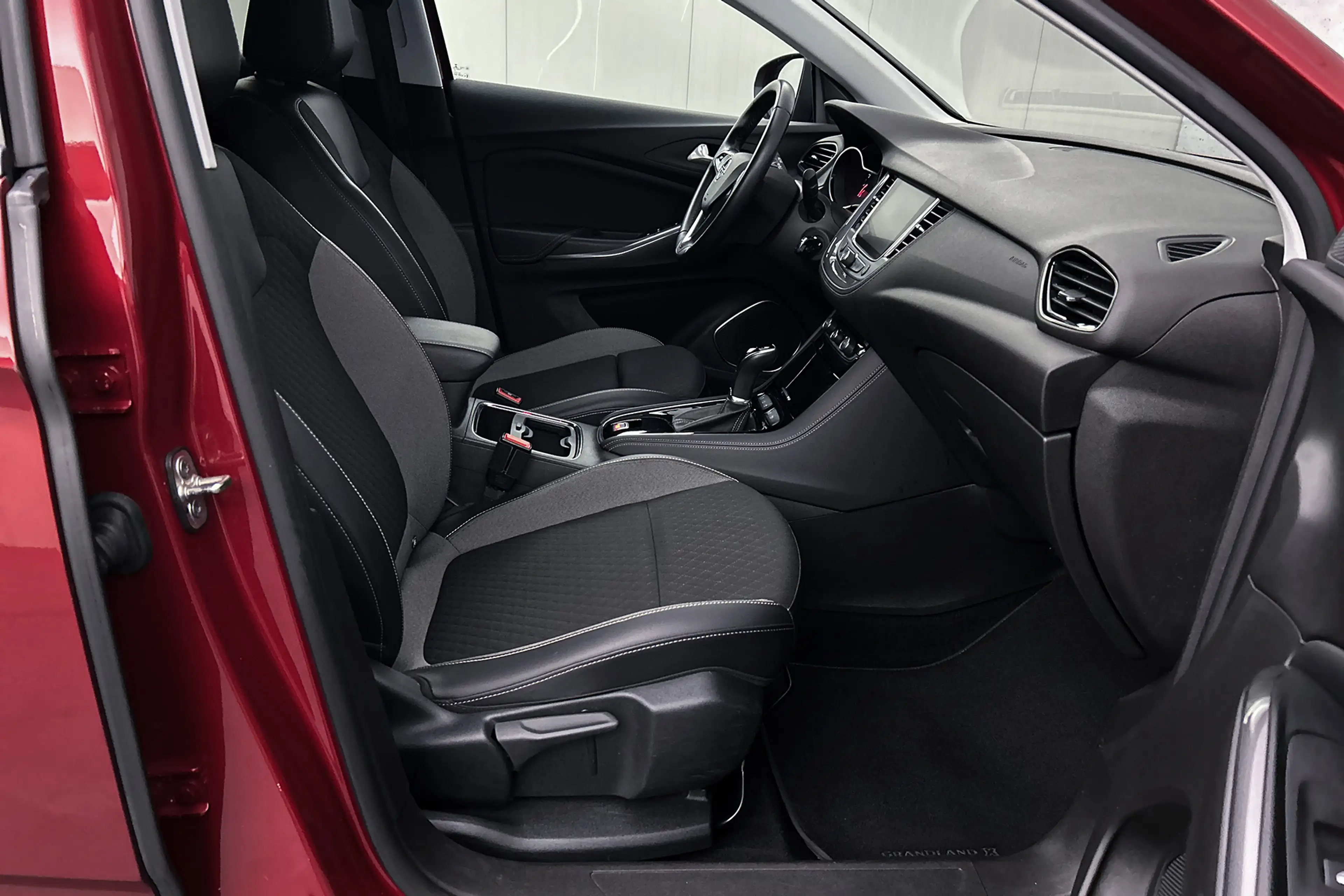 Opel Grandland X 1.2 Turbo Business Executive | Trekhaak | Half led — photo 31