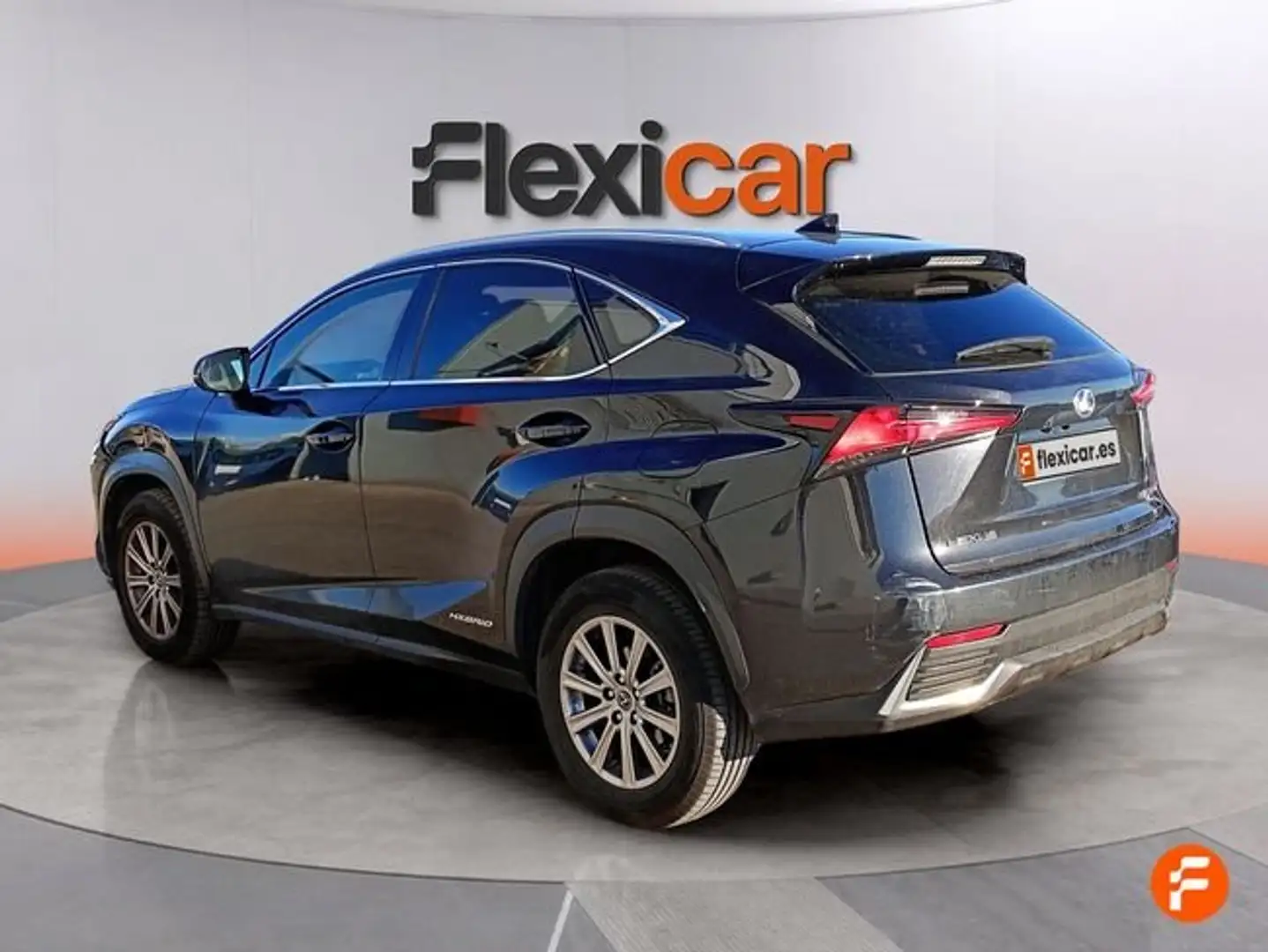 Lexus NX 300 300h Business 2WD Negro - 2