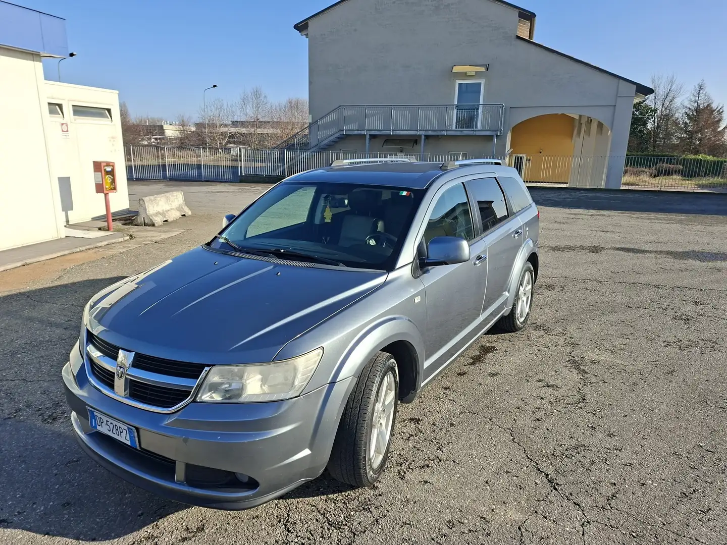 Dodge Journey DODGE JOURNEY
2.0 TD RT DPF (103 kw) 140cv
anno 20 Grau - 1