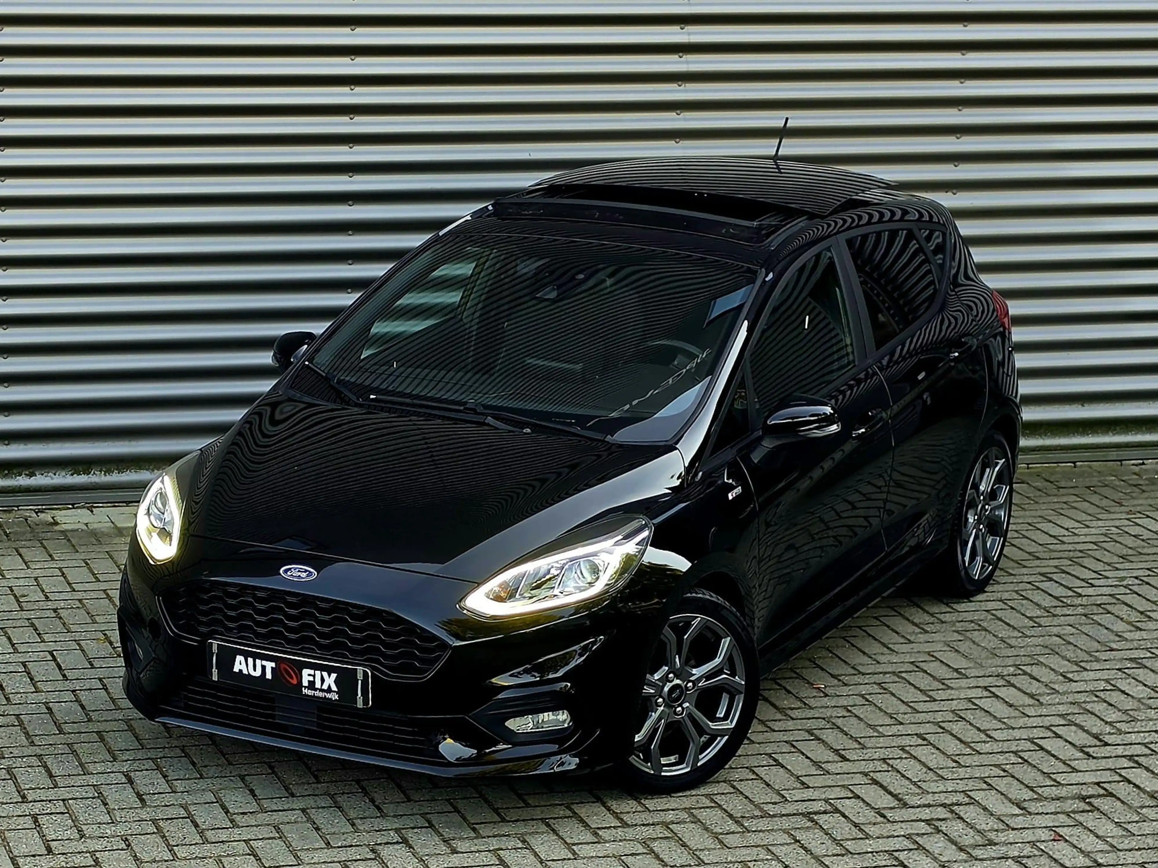Ford Fiesta 1.0 EcoBoost ST-Line Pano / Nieuwe Distributieriem — photo 2