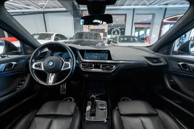 BMW 1 Series view 15