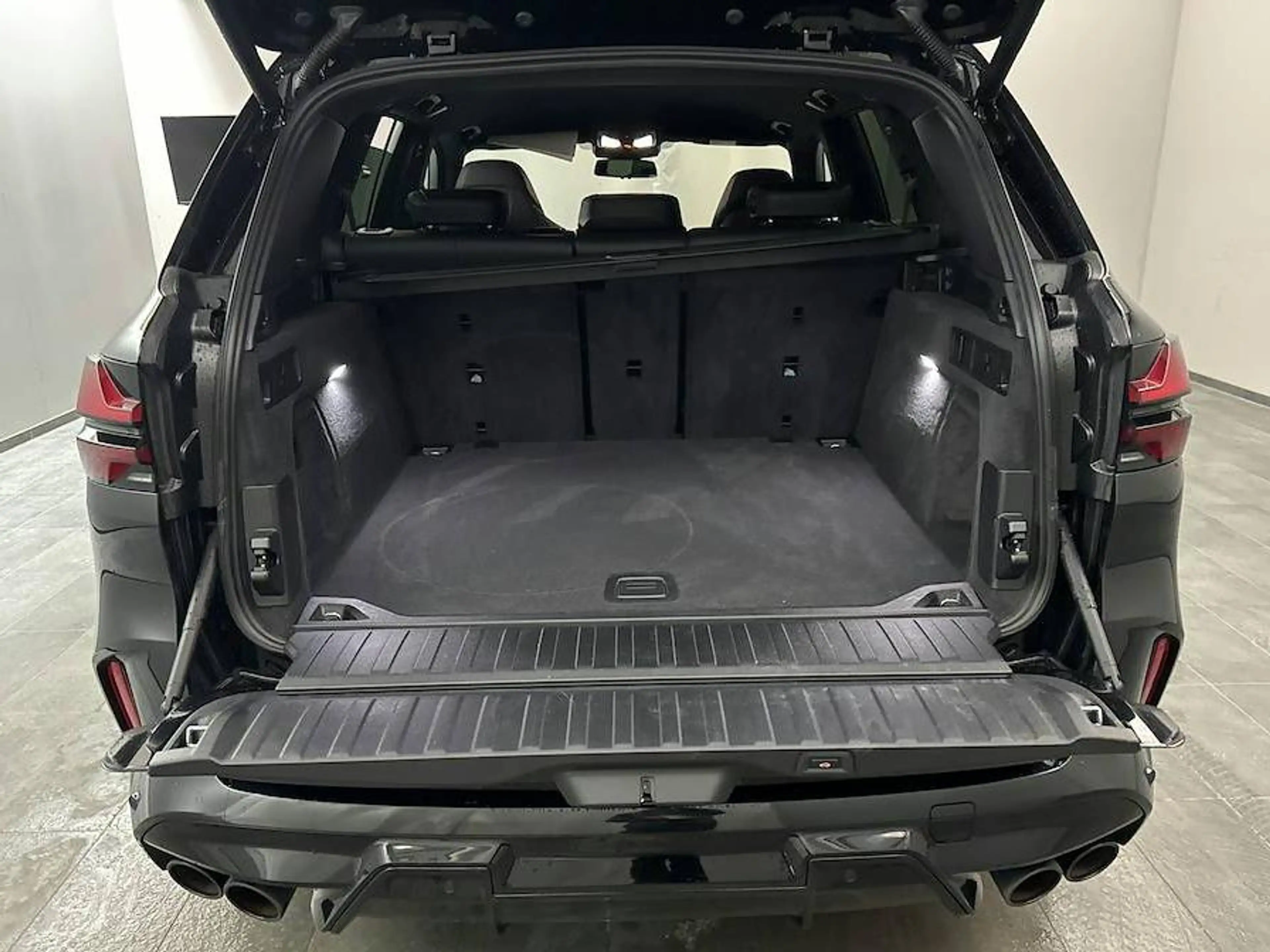 BMW X5 M Competition 22"/INNOVATION/INDIVIDUAL/360 — photo 11