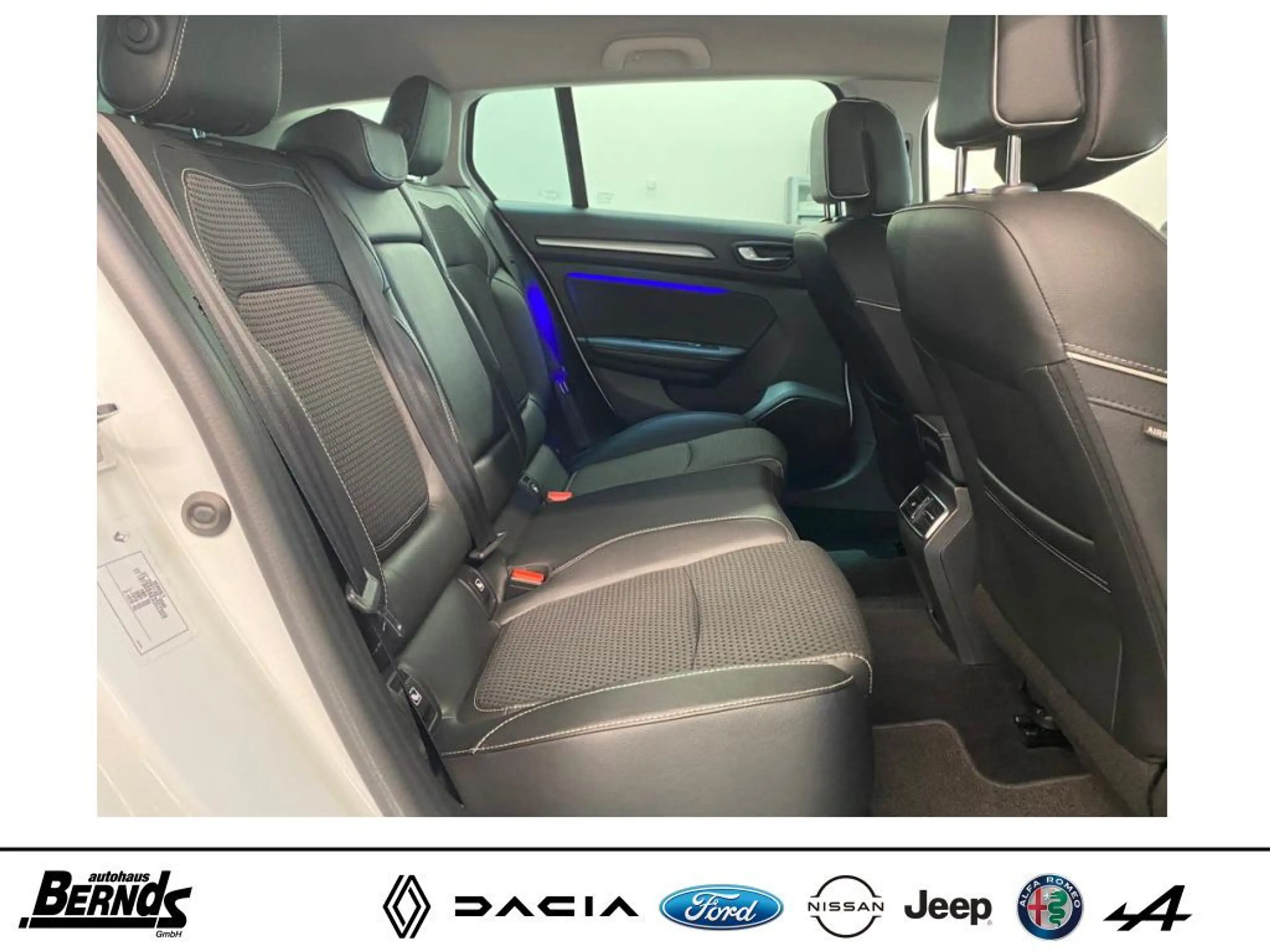 Renault Megane Grandtour TCe 140 GPF BOSE EDITION Easy-Parking — photo 4