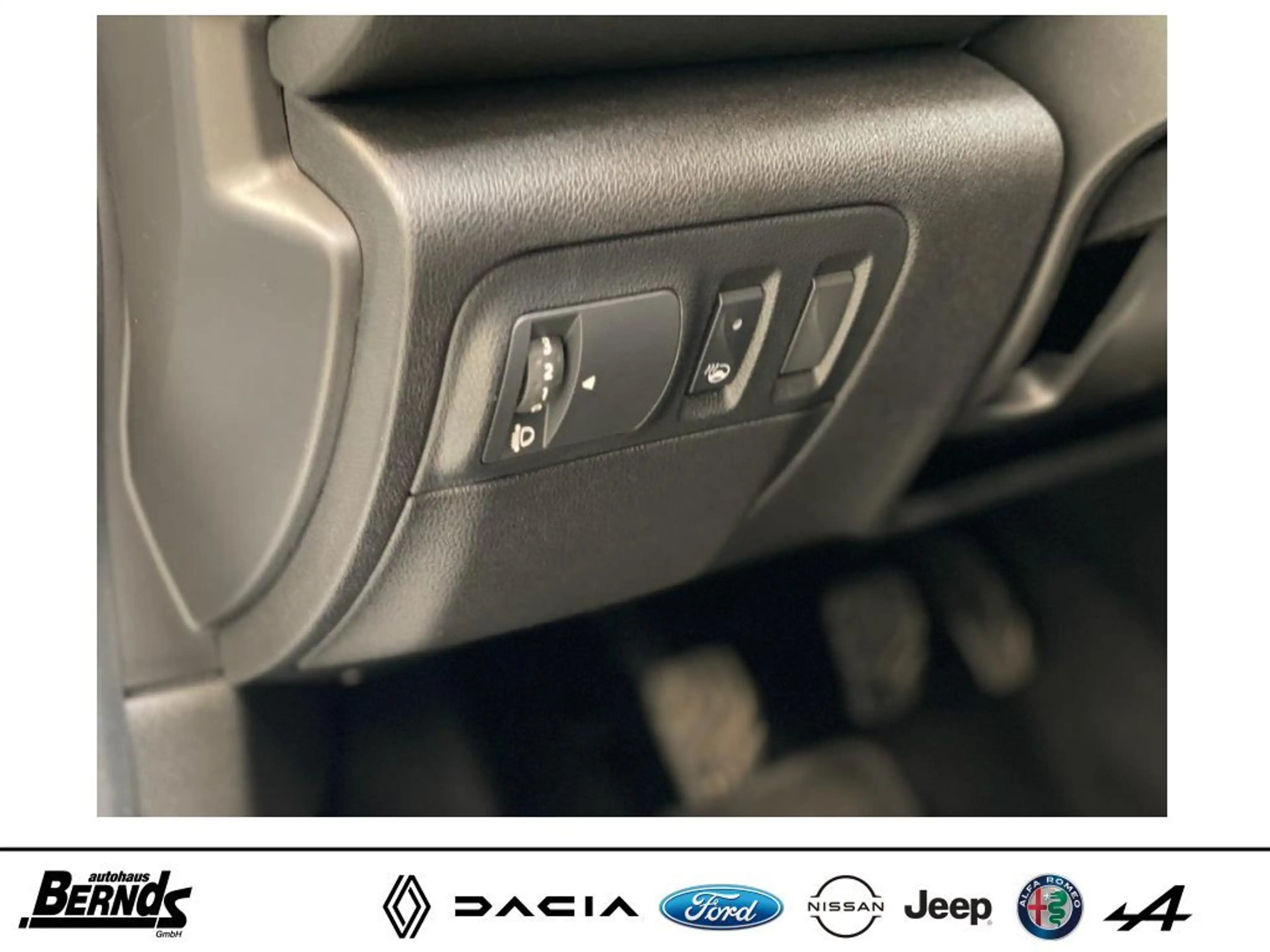 Renault Megane Grandtour TCe 140 GPF BOSE EDITION Easy-Parking — photo 12